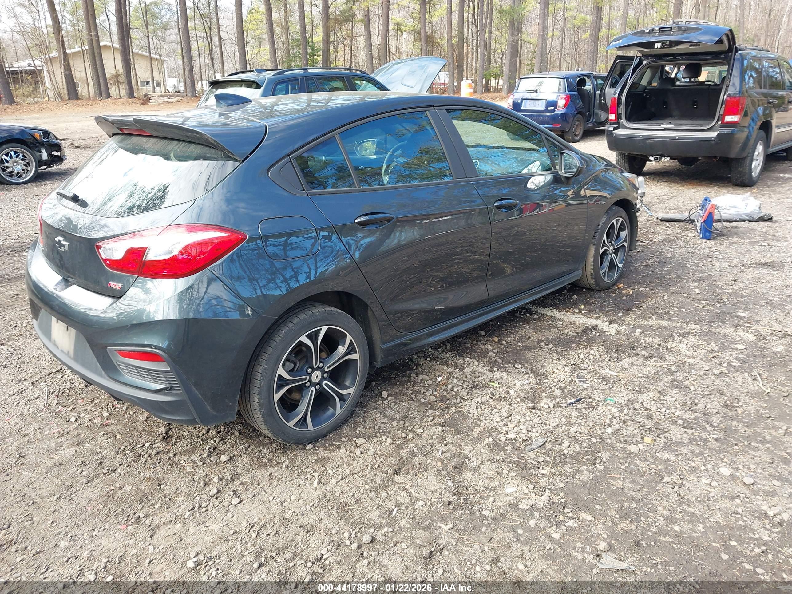 CHEVROLET CRUZE image 4