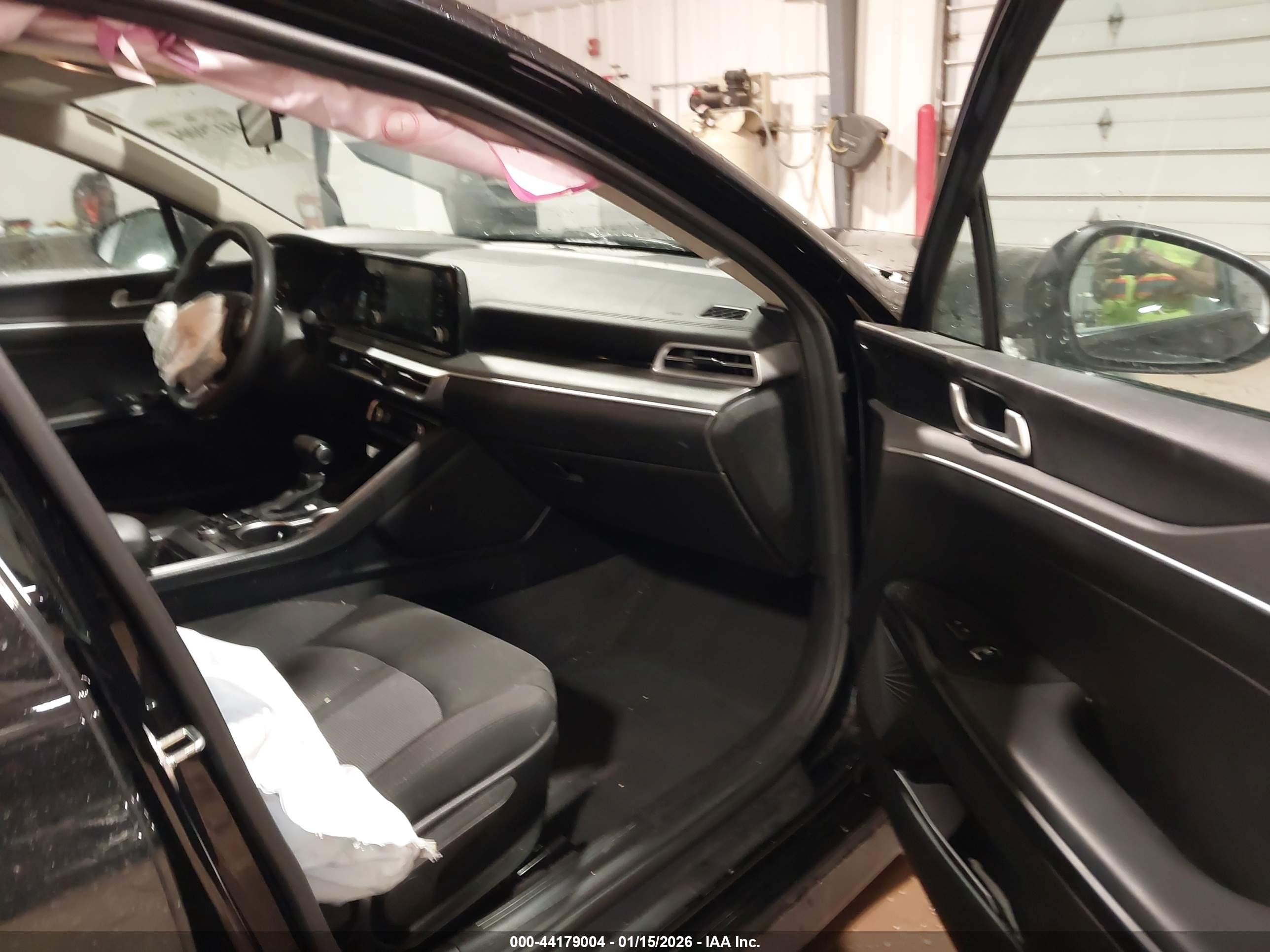 KIA K5 image 5
