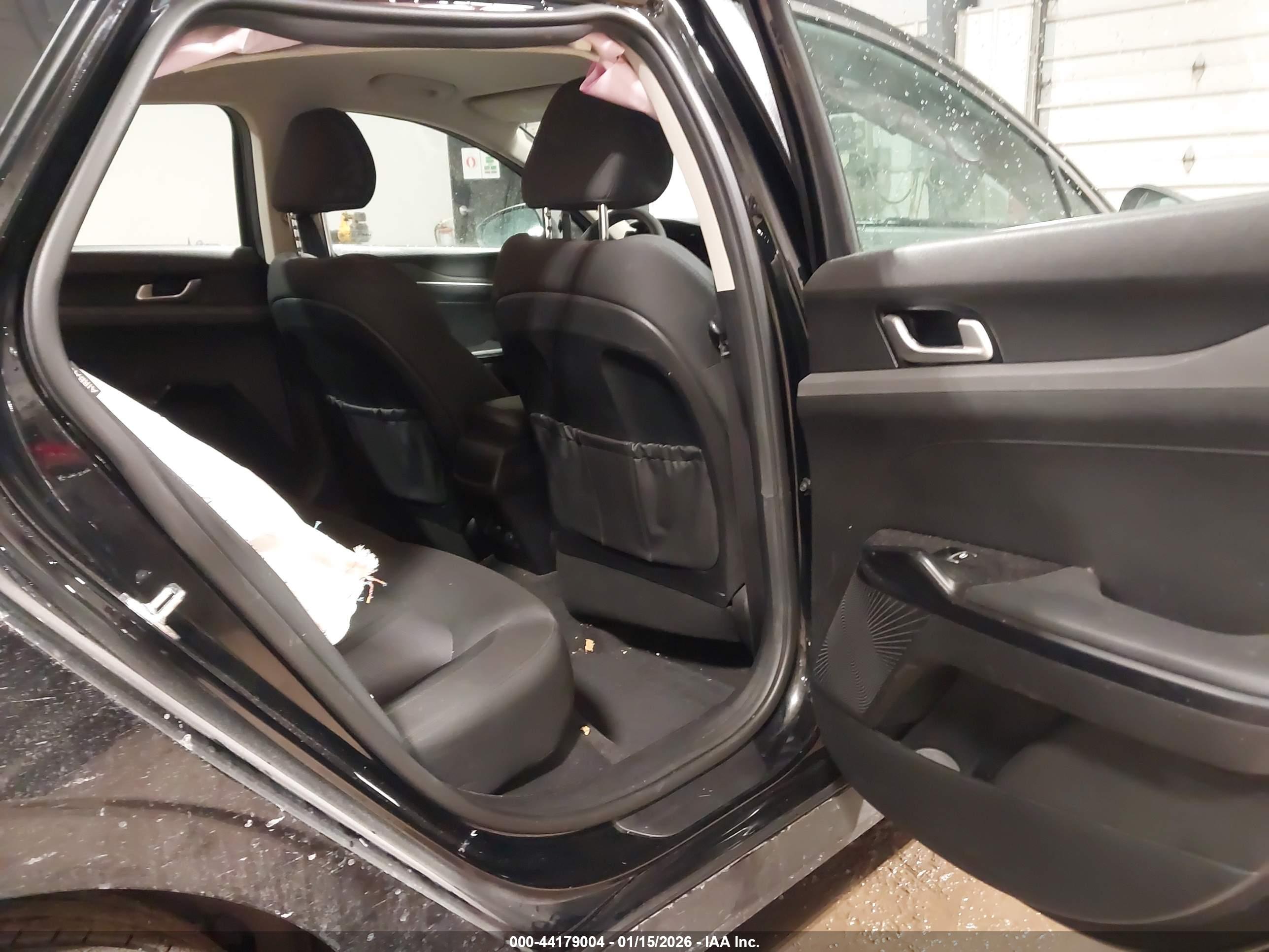 KIA K5 image 8