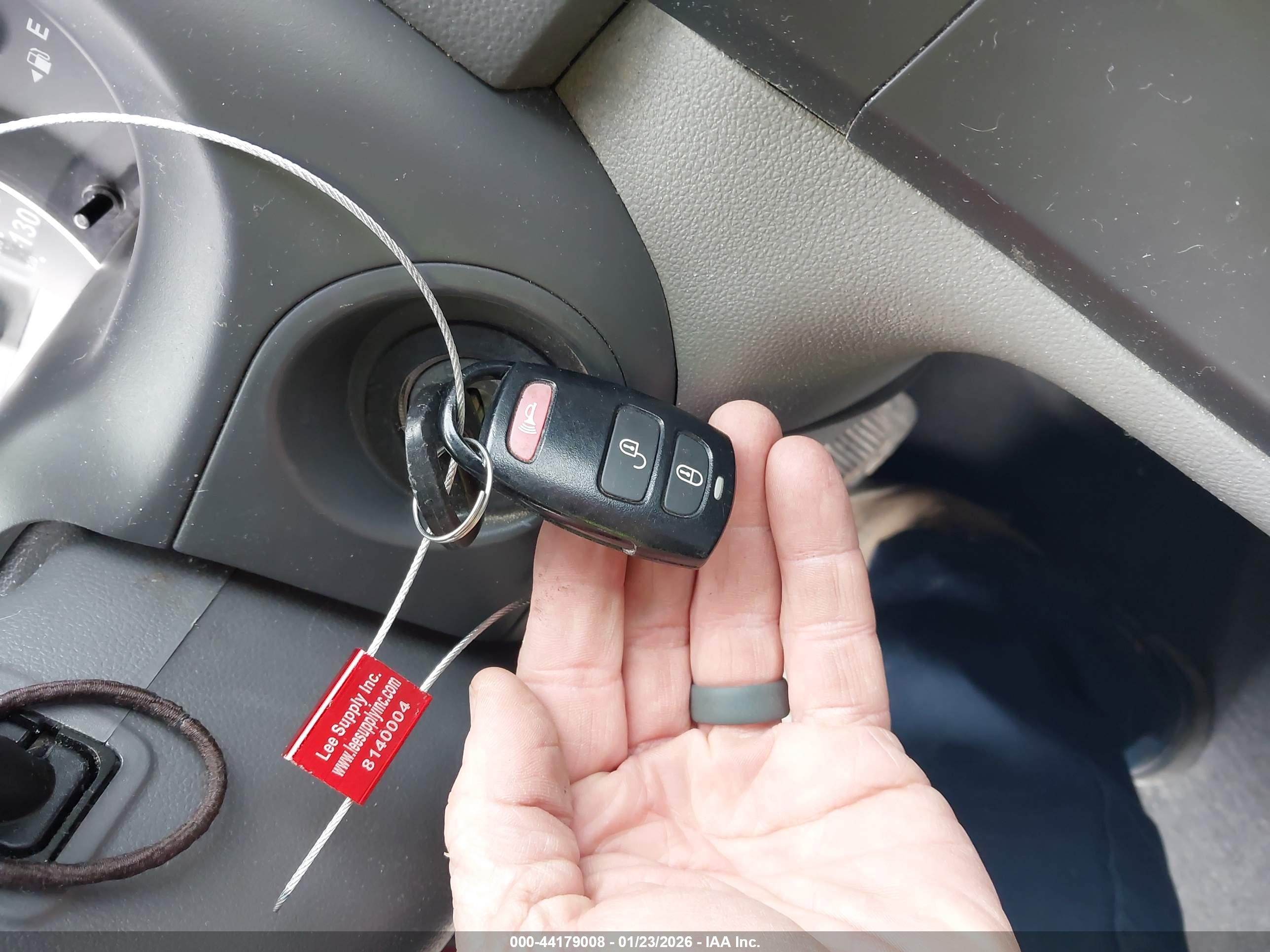 KIA SEDONA image 11