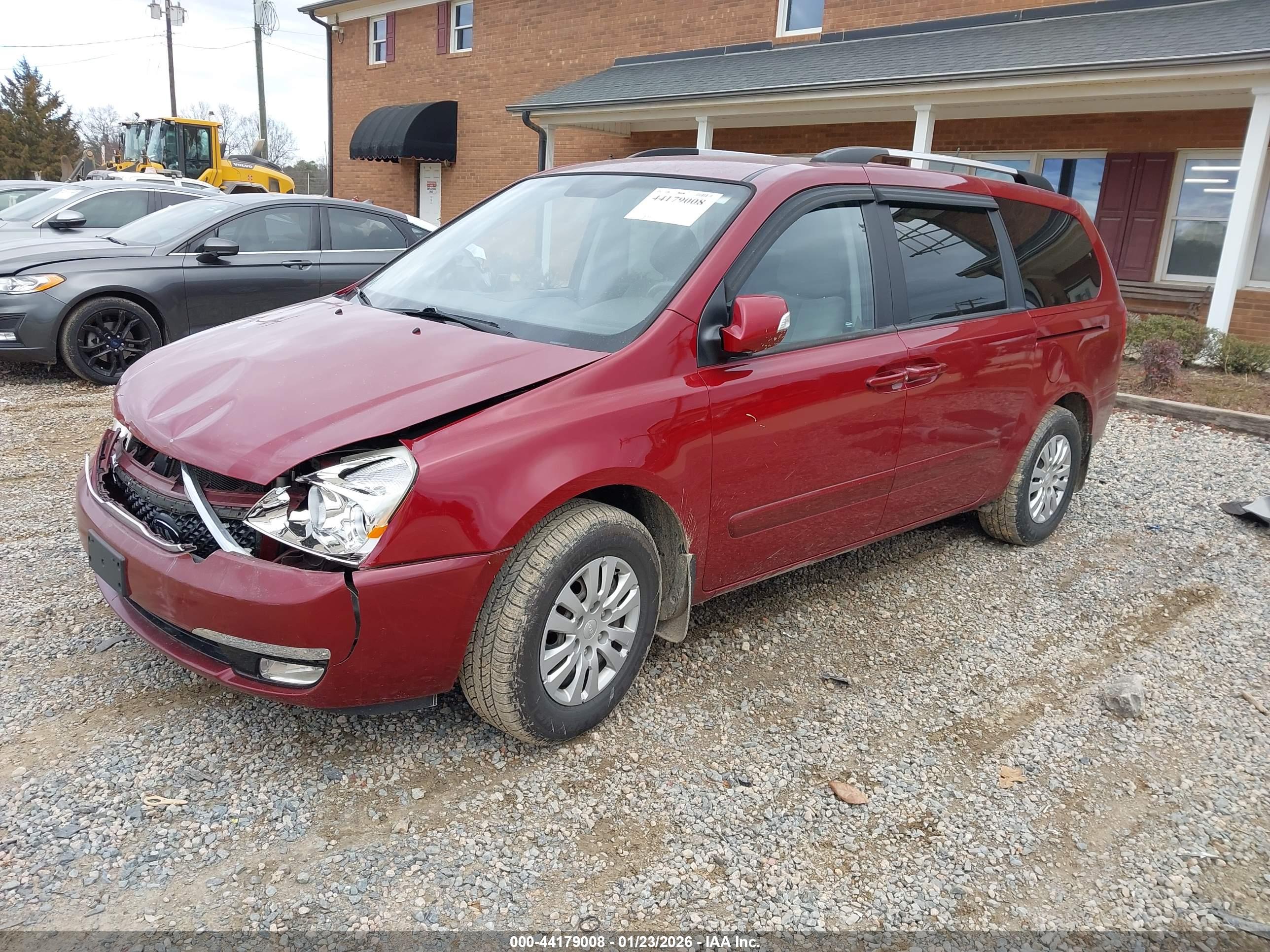 KIA SEDONA image 2