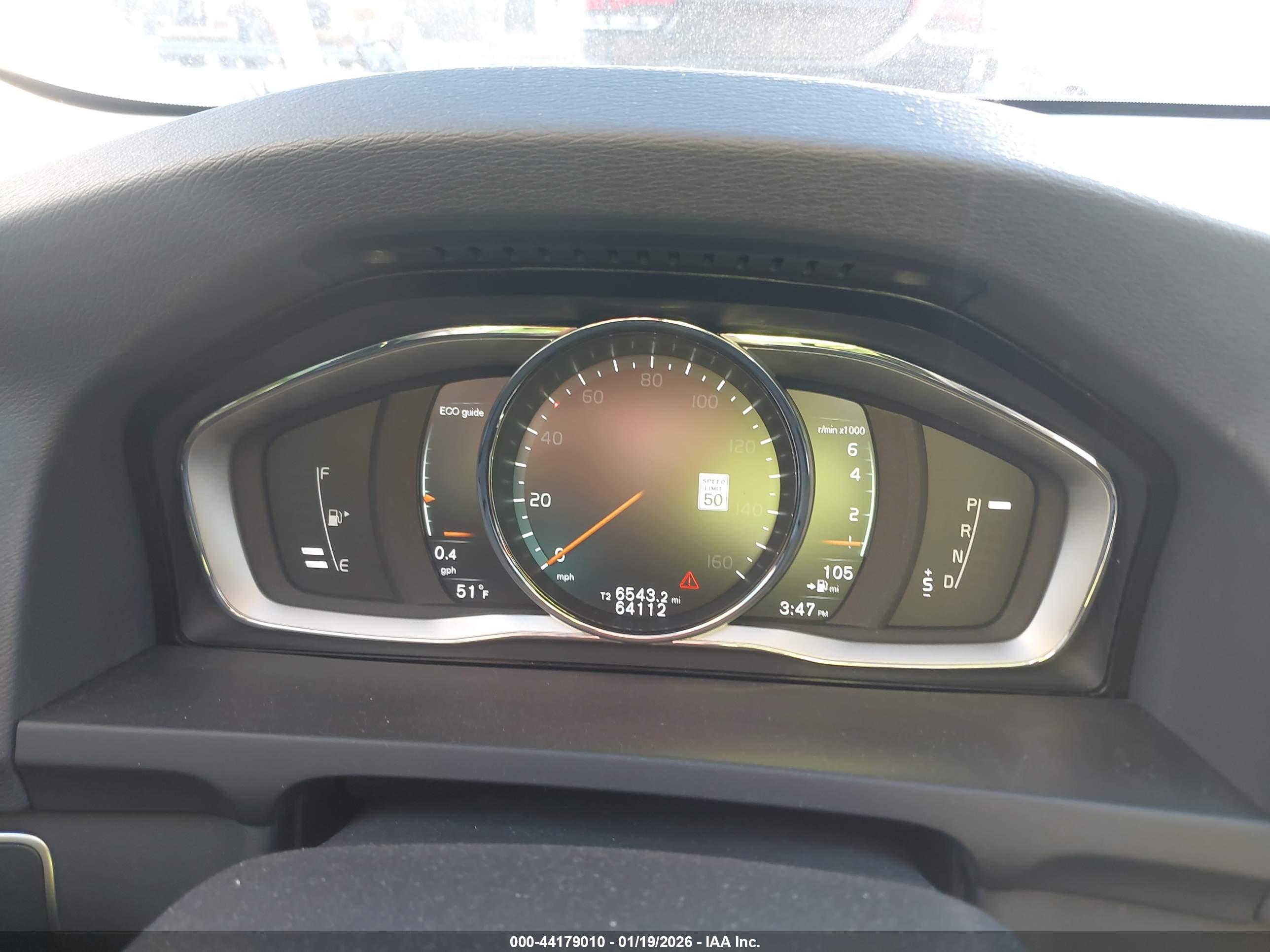 VOLVO S60 image 7