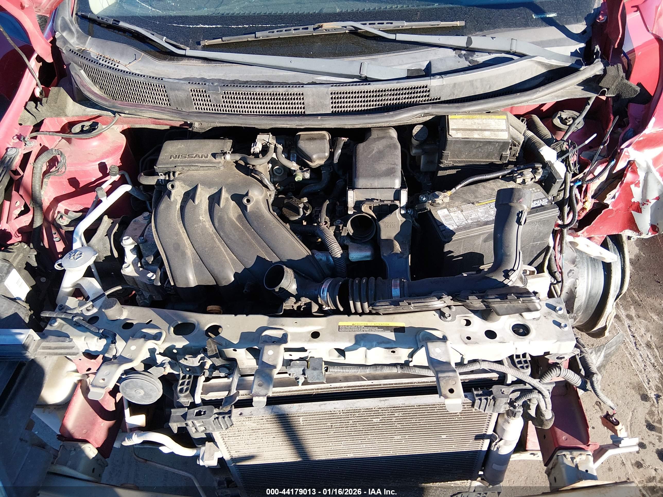 NISSAN VERSA image 10