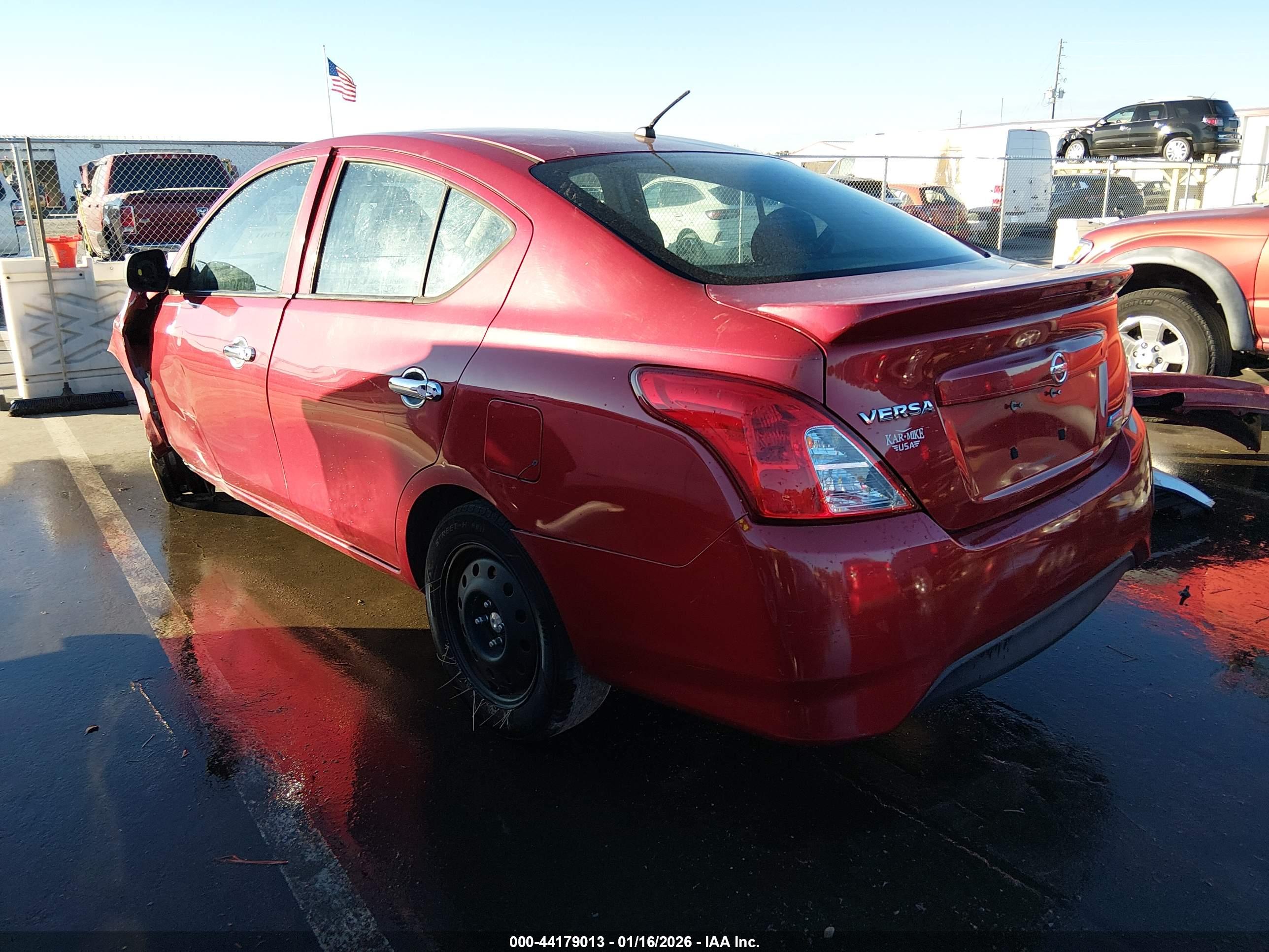NISSAN VERSA image 3