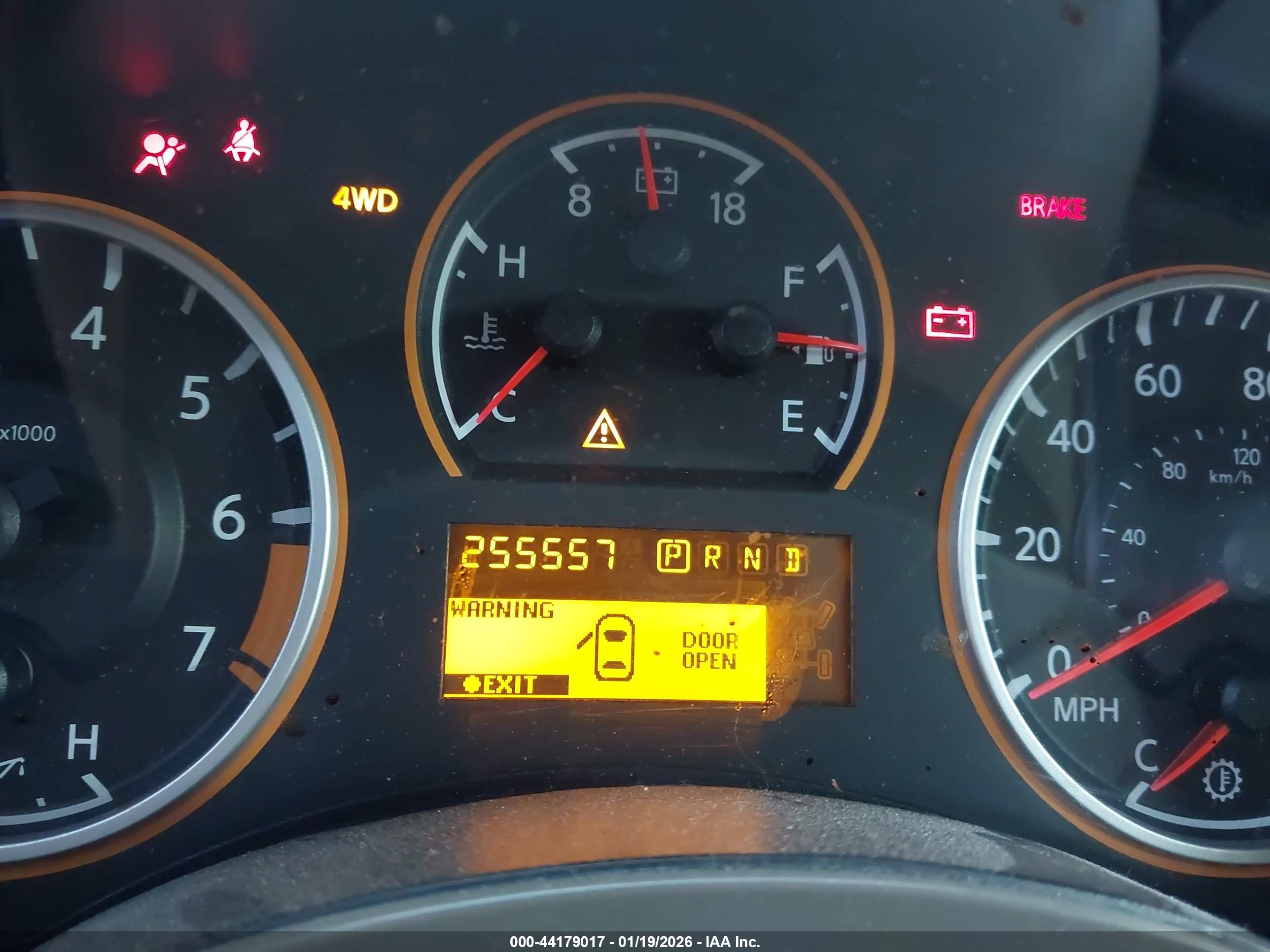NISSAN TITAN image 7
