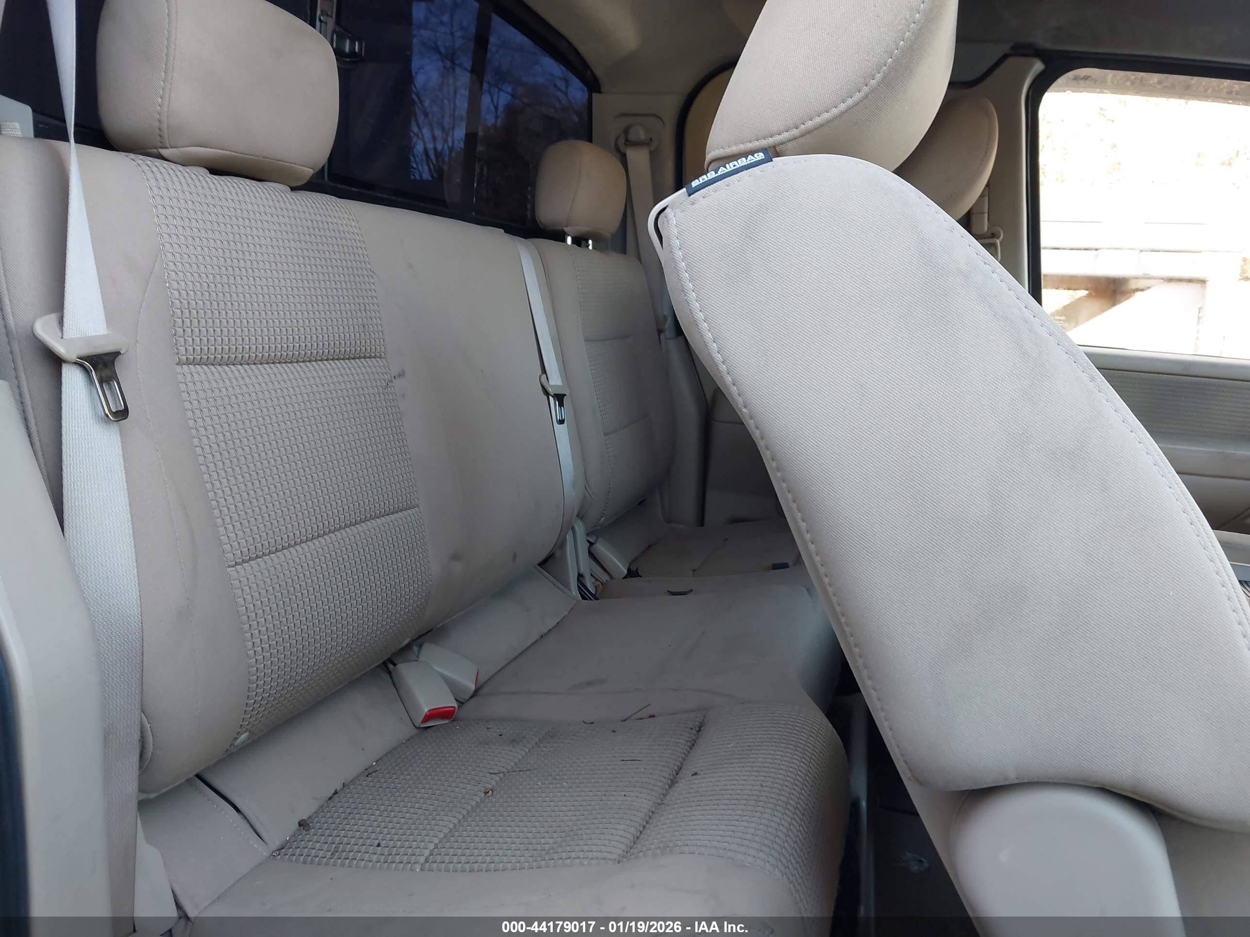 NISSAN TITAN image 8
