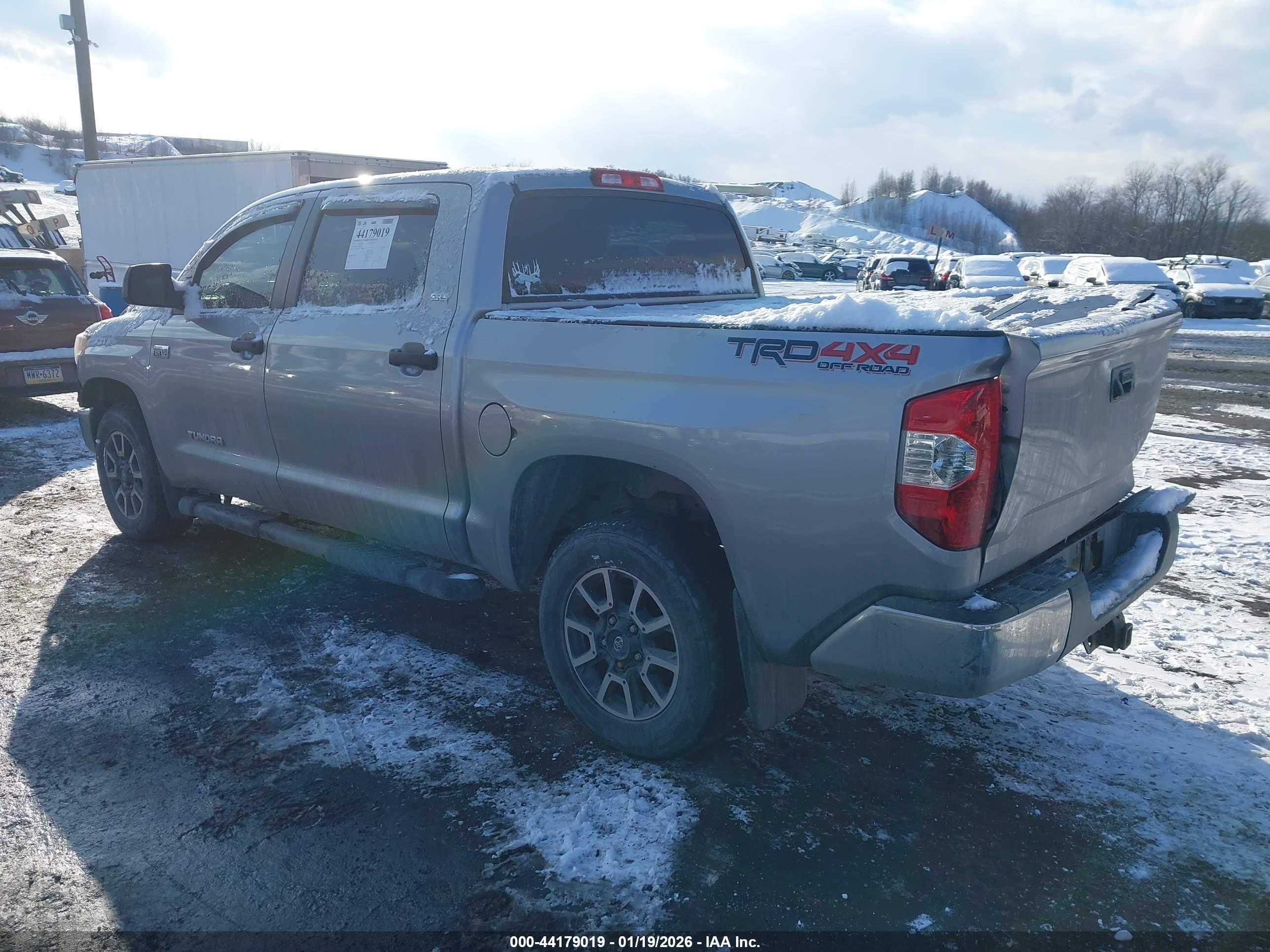 TOYOTA TUNDRA image 3