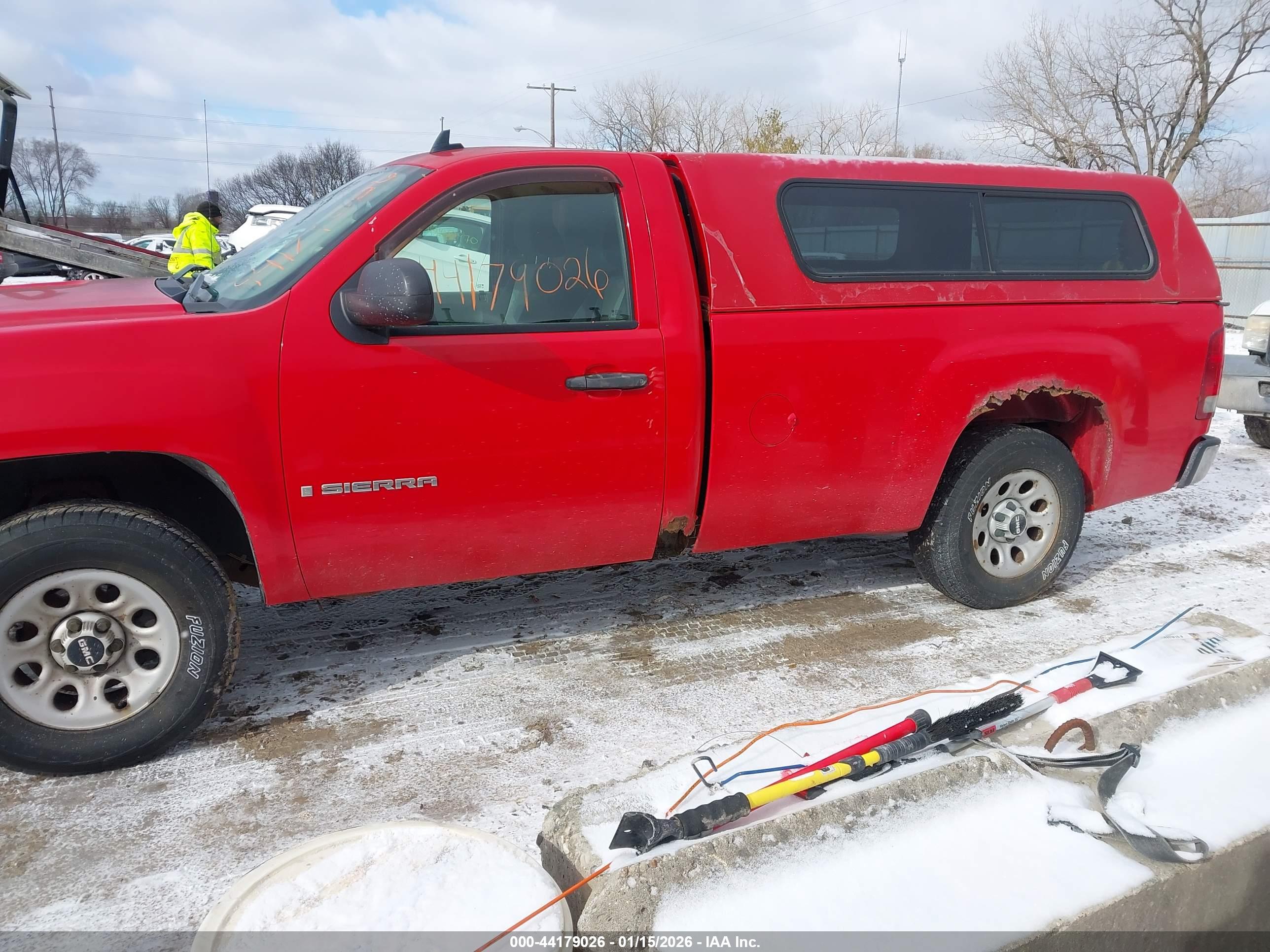 GMC SIERRA image 6