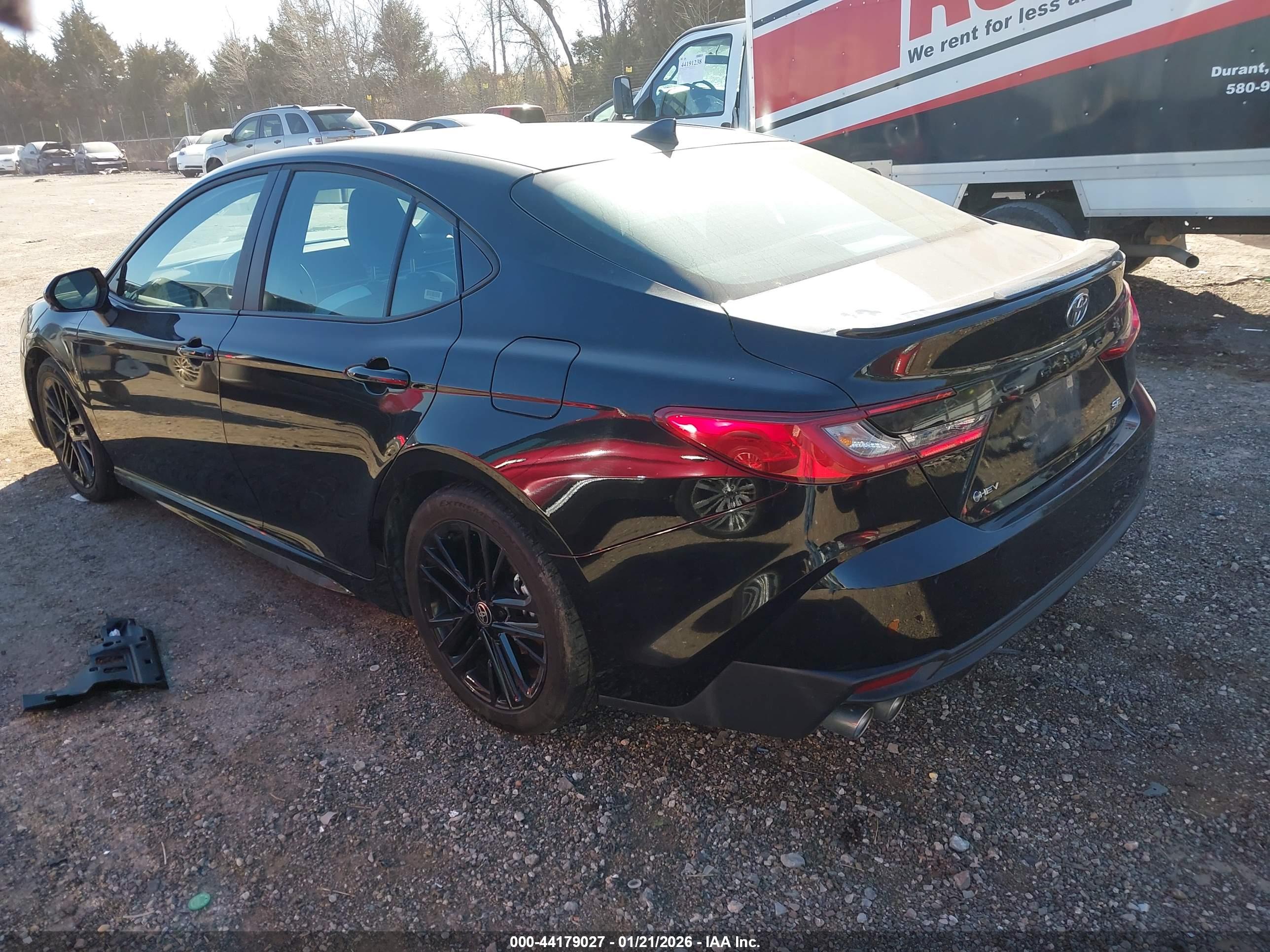 TOYOTA CAMRY image 3