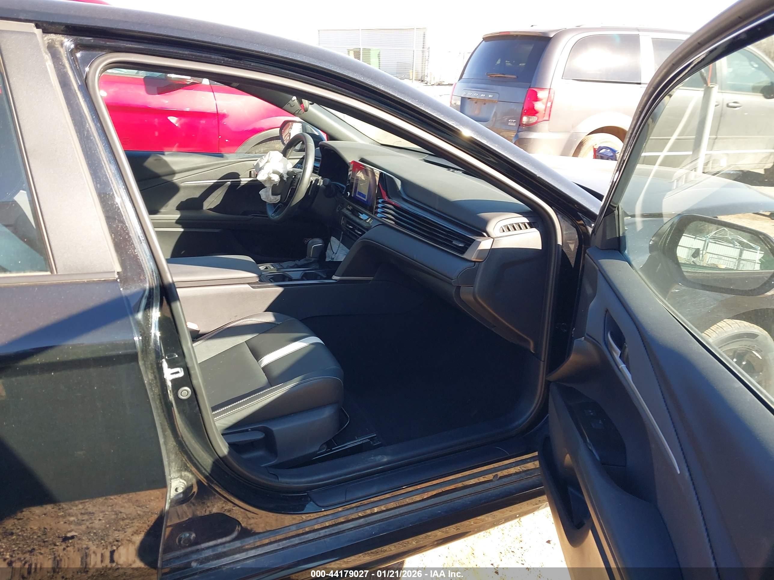 TOYOTA CAMRY image 5