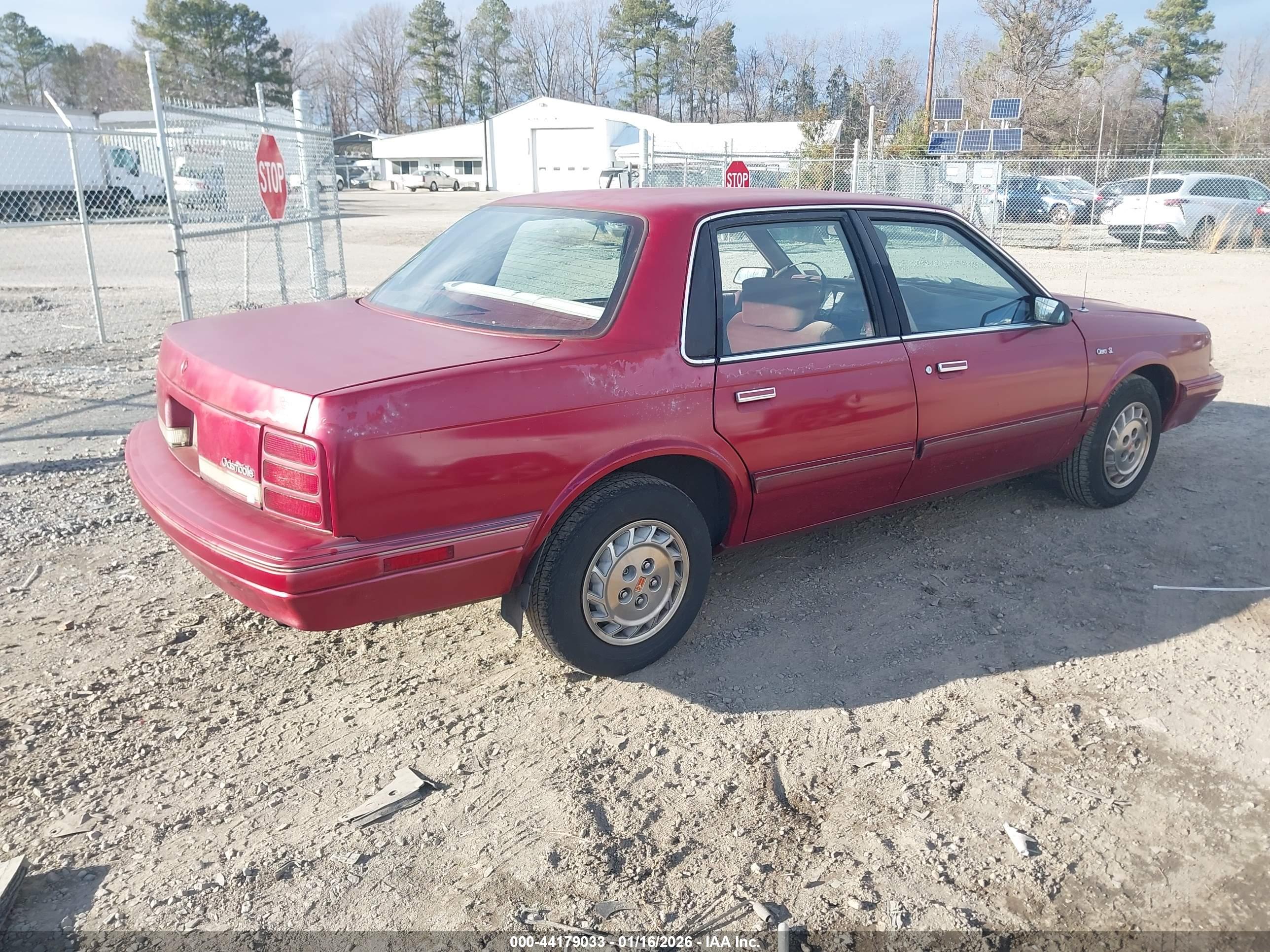 OLDSMOBILE CIERA image 4