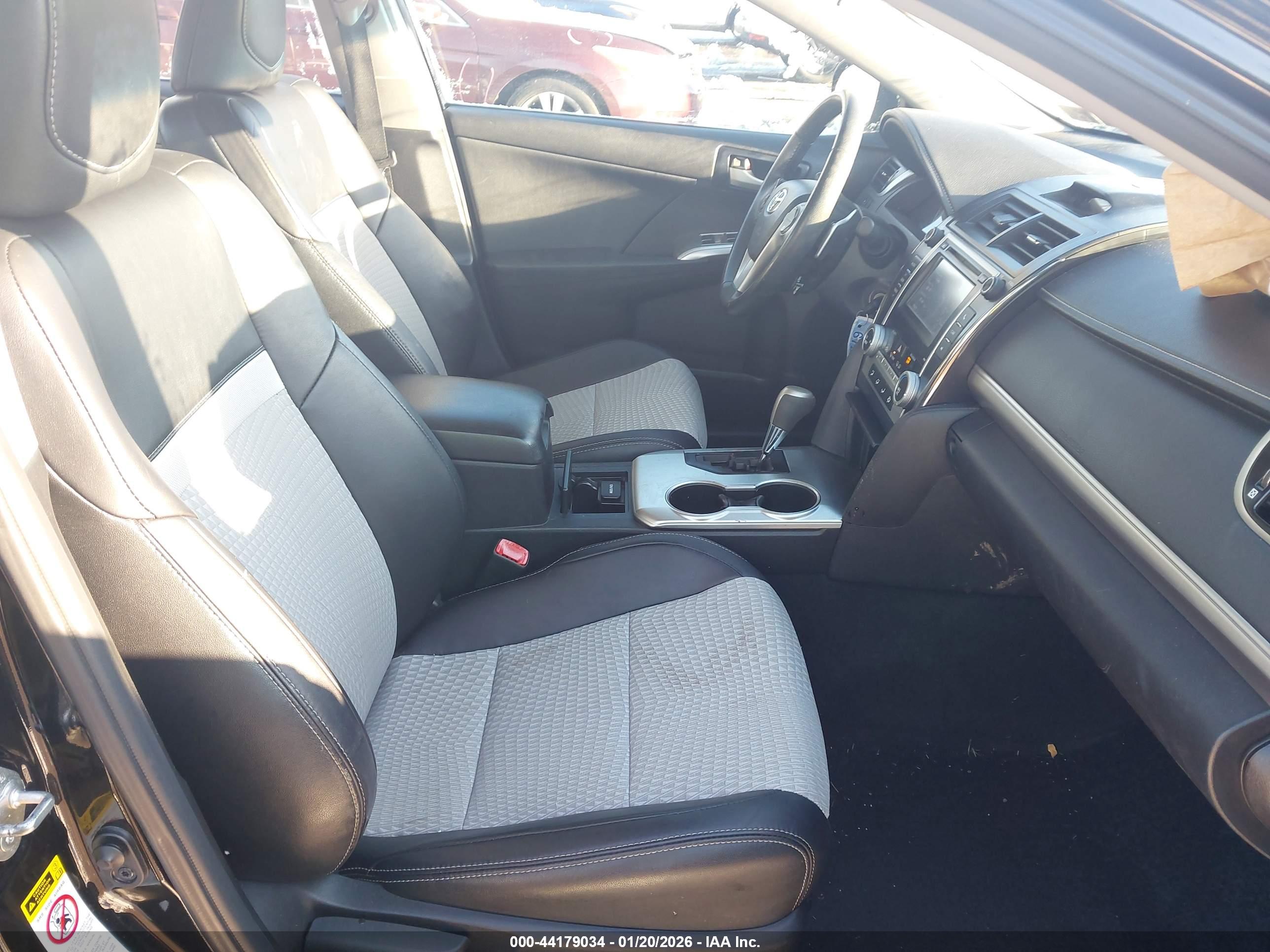 TOYOTA CAMRY image 5