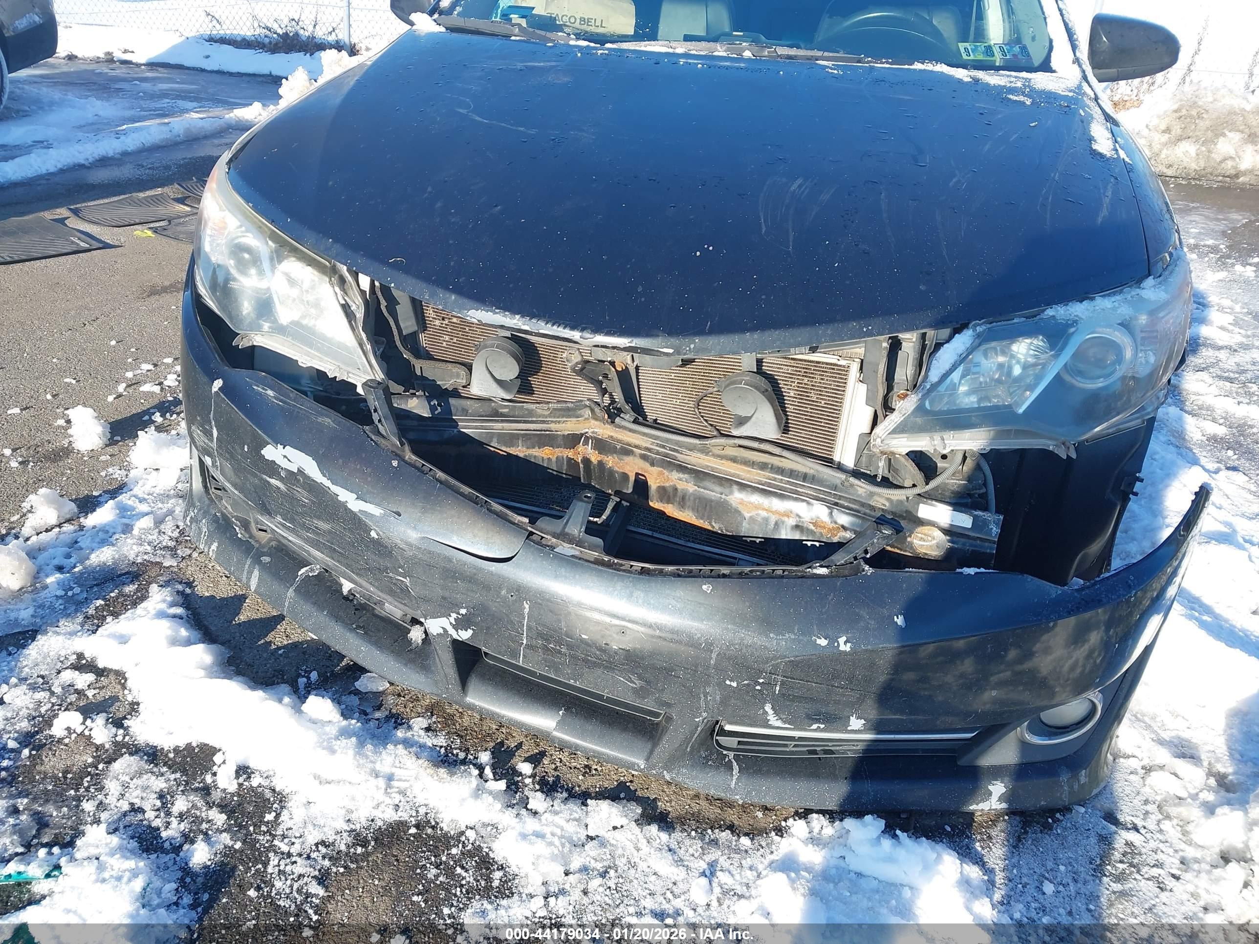 TOYOTA CAMRY image 6