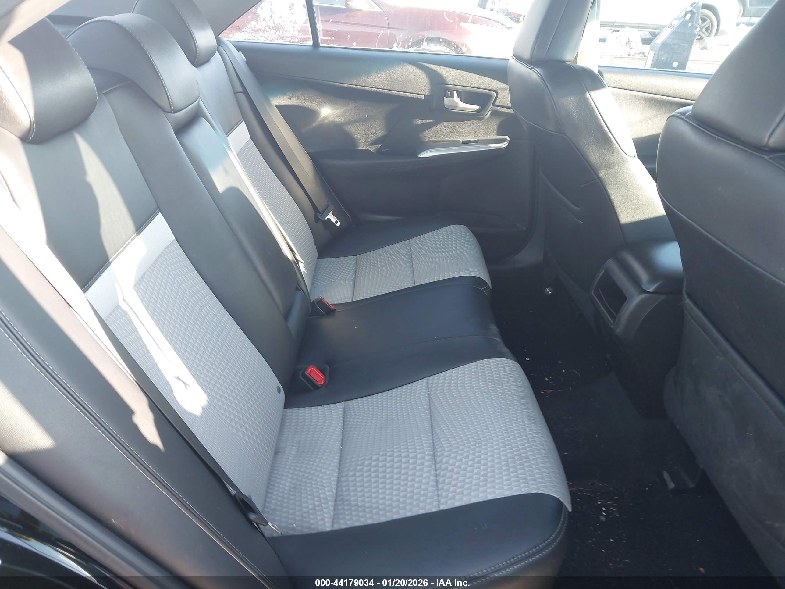 TOYOTA CAMRY image 8