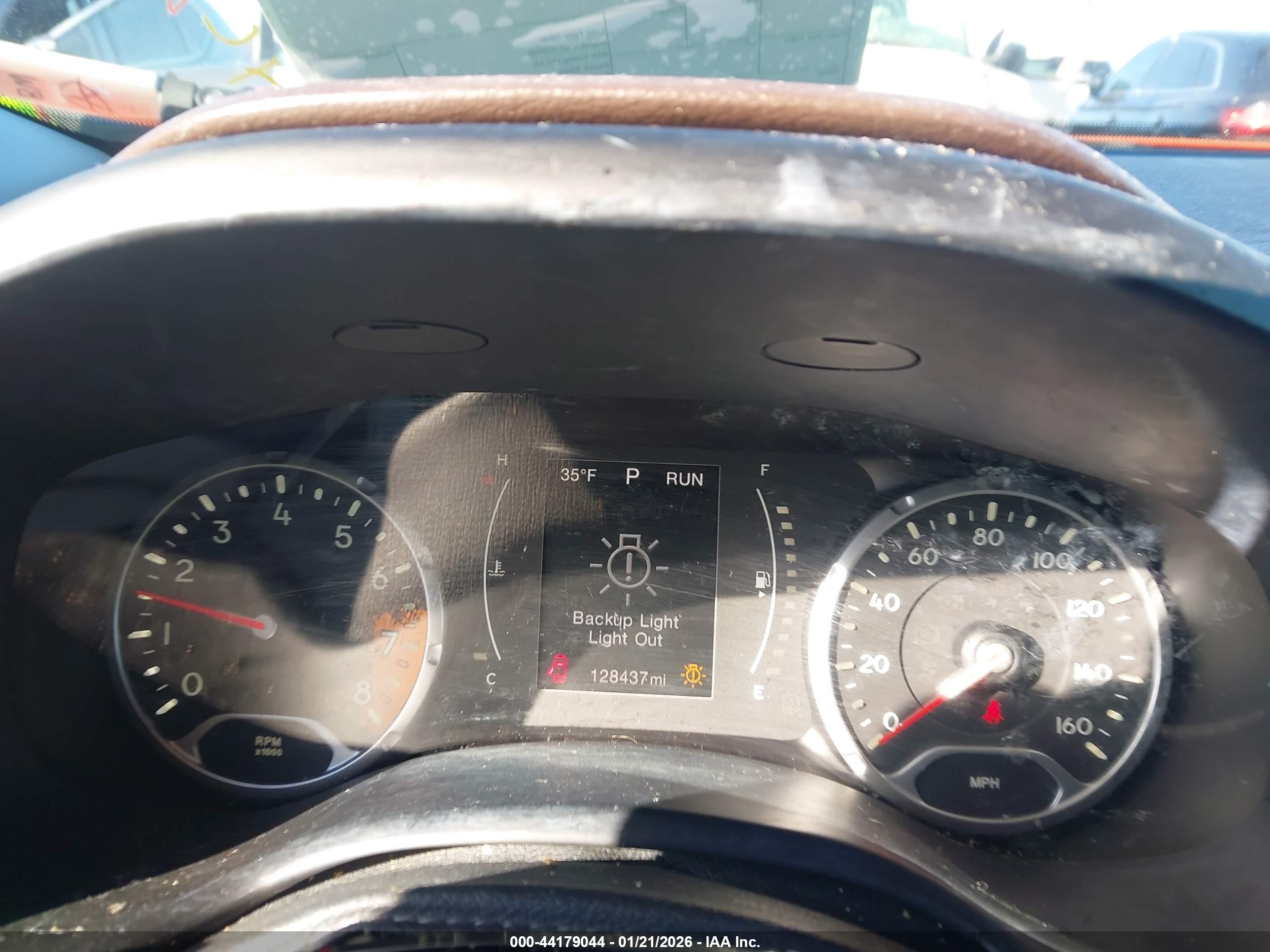 JEEP RENEGADE image 7