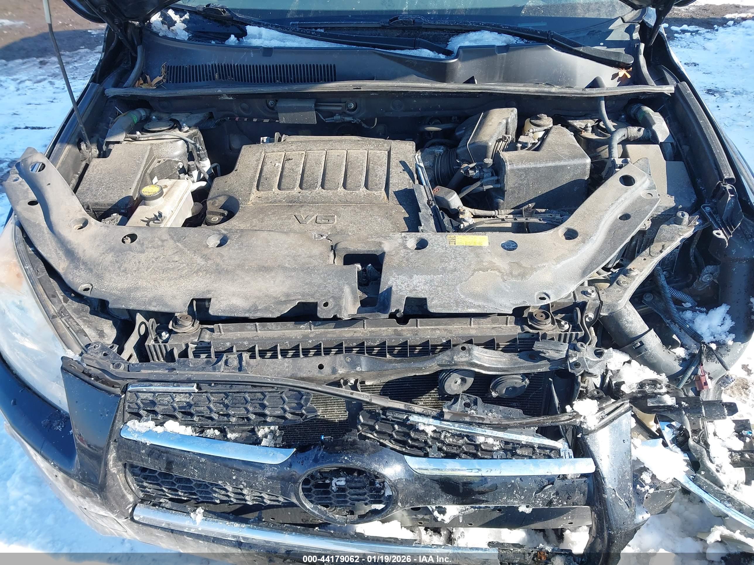 TOYOTA RAV4 image 10