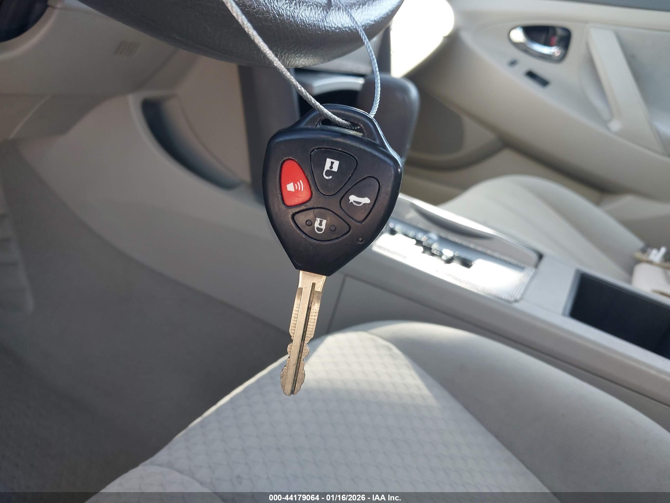 TOYOTA CAMRY image 11
