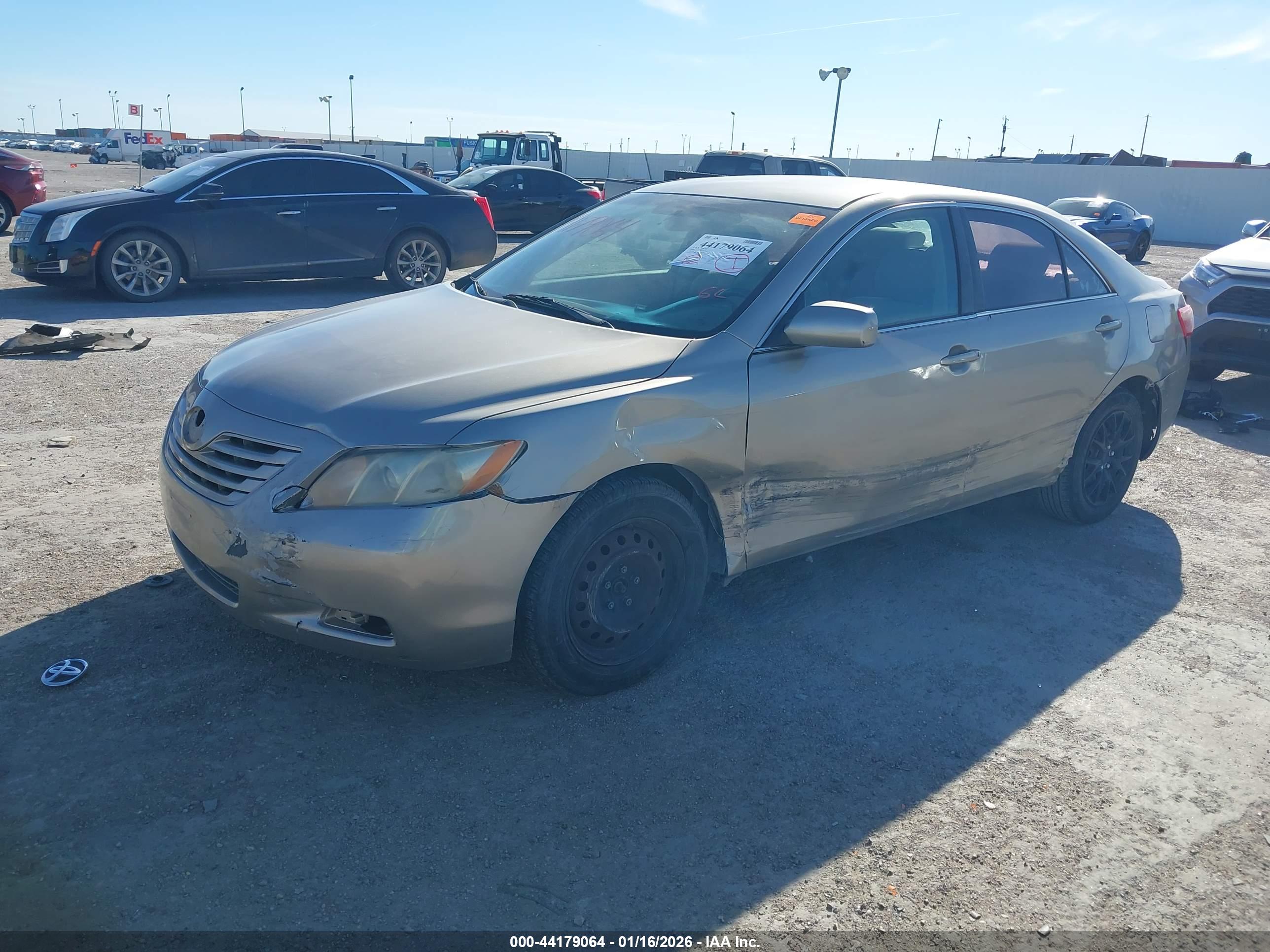 TOYOTA CAMRY image 2