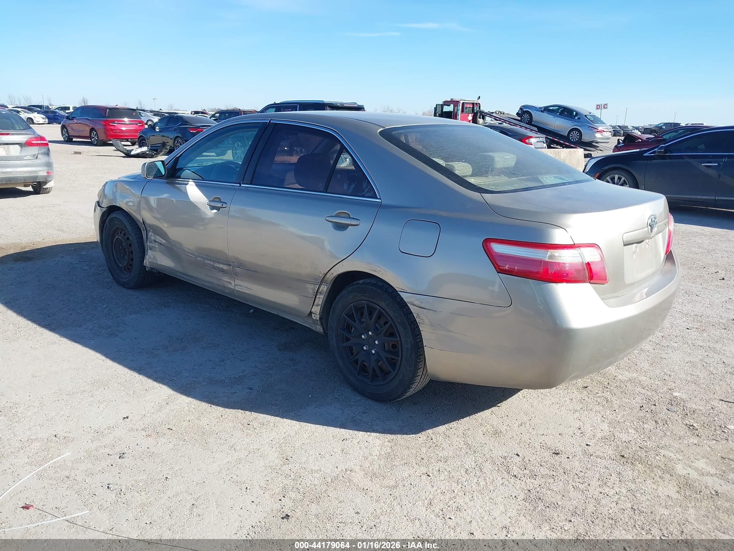 TOYOTA CAMRY image 3