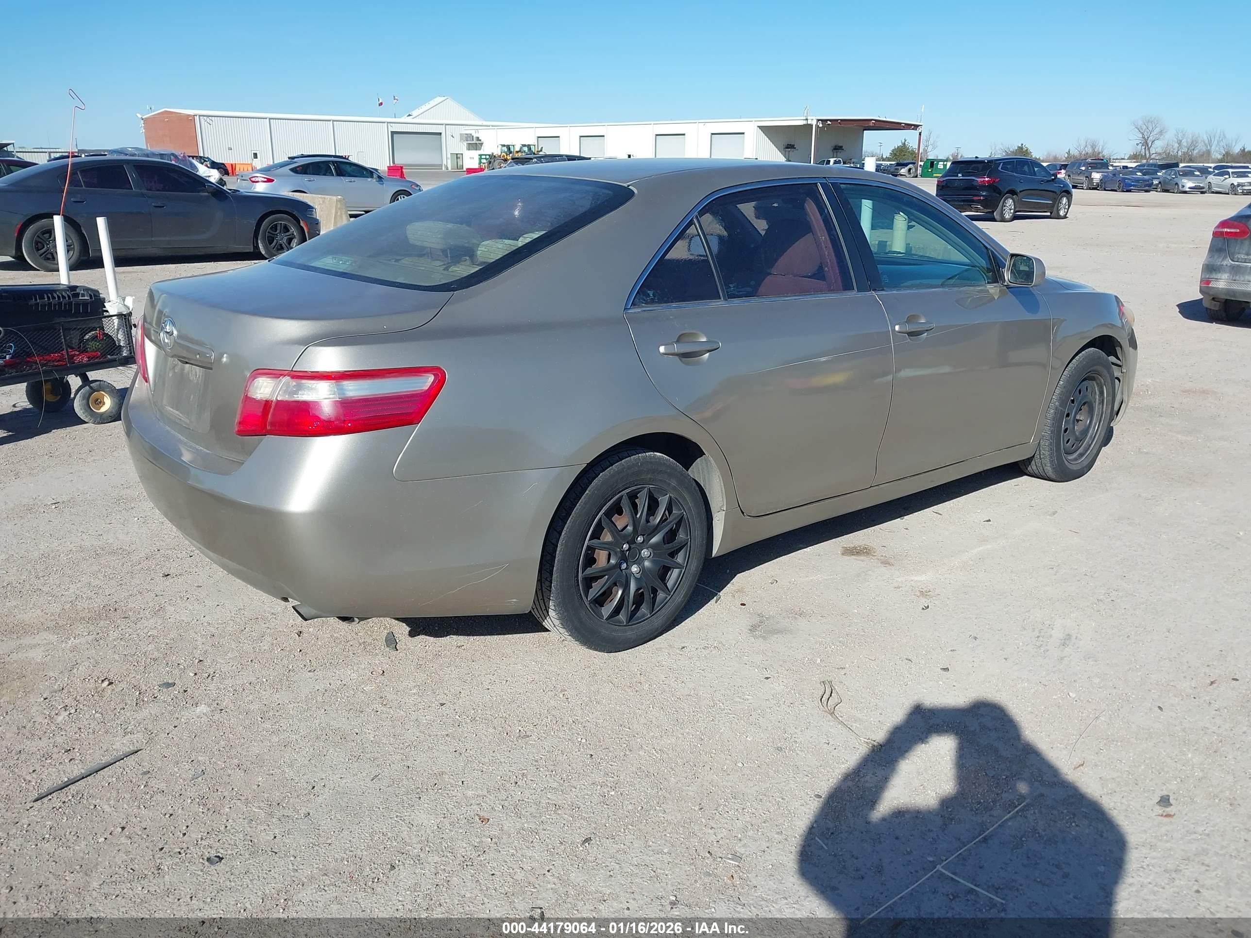 TOYOTA CAMRY image 4