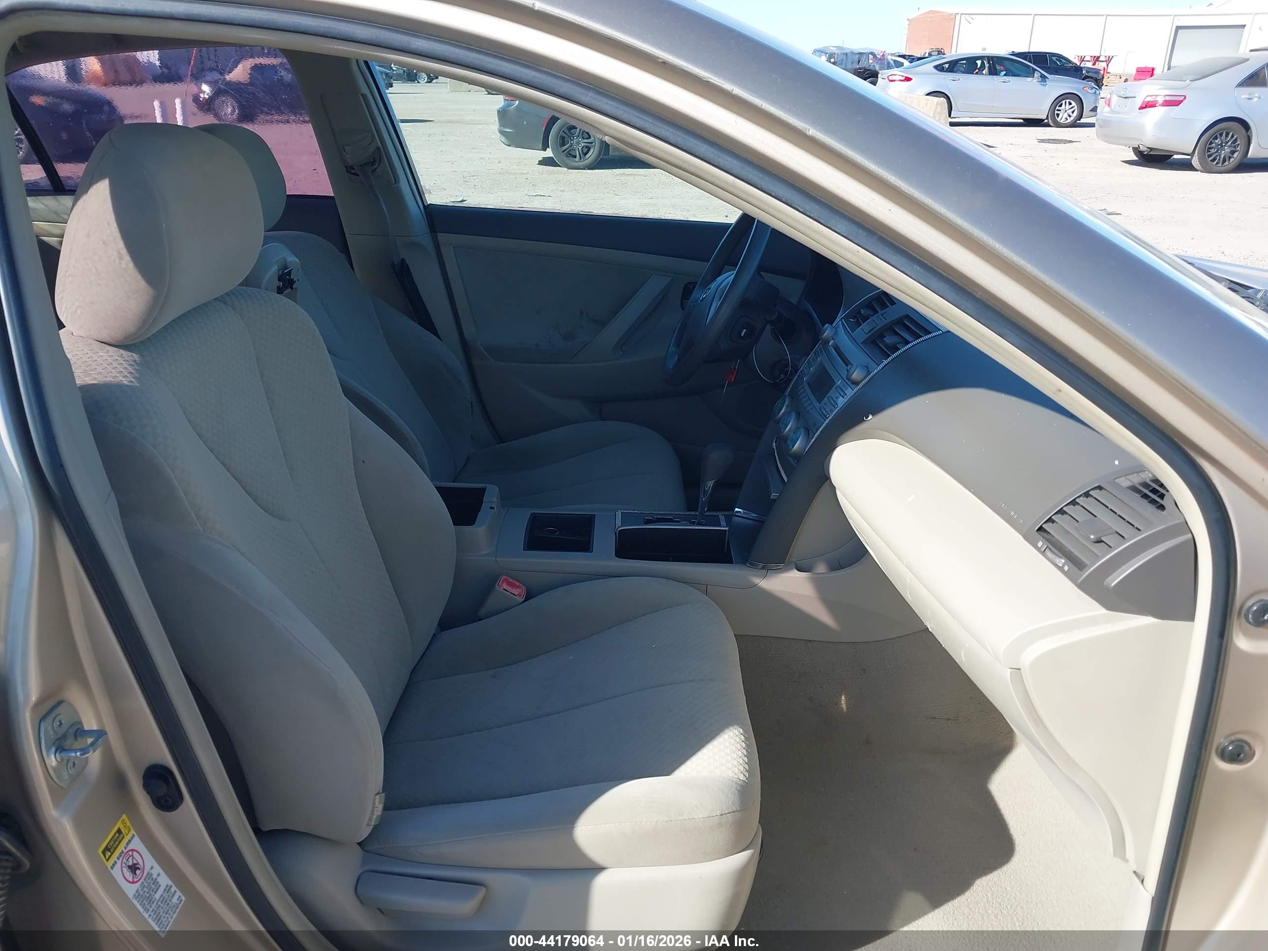 TOYOTA CAMRY image 5