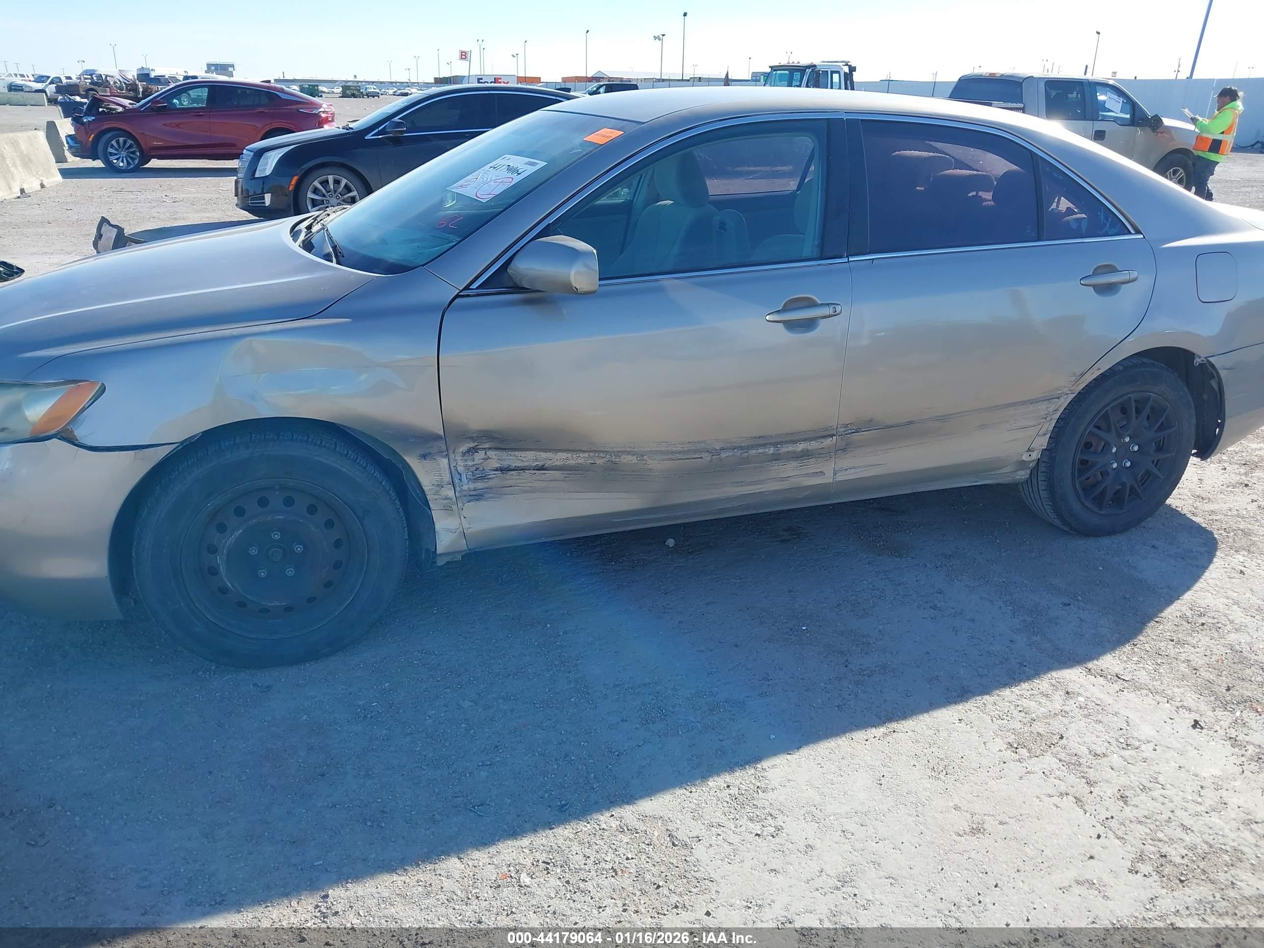 TOYOTA CAMRY image 6