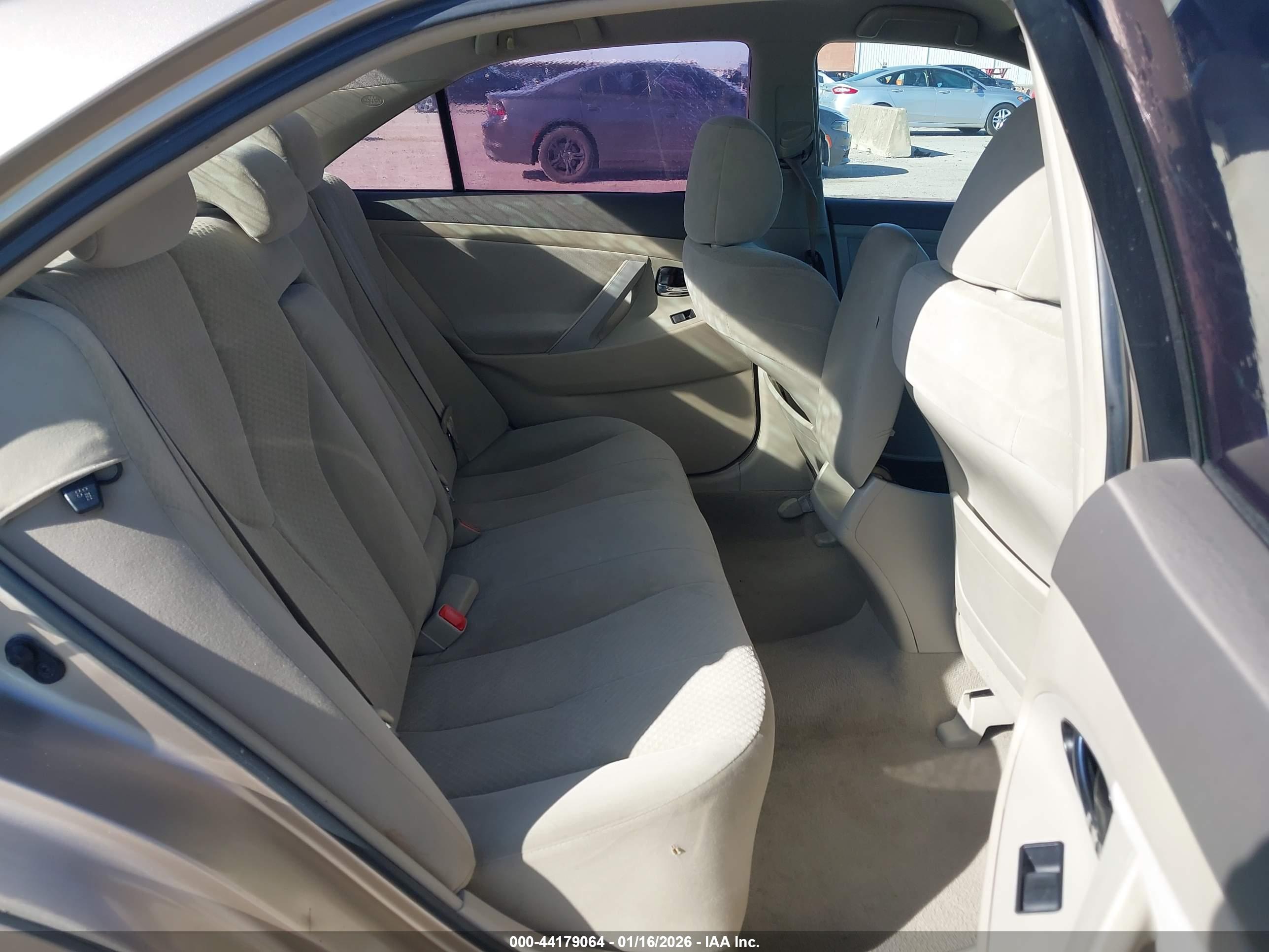 TOYOTA CAMRY image 8