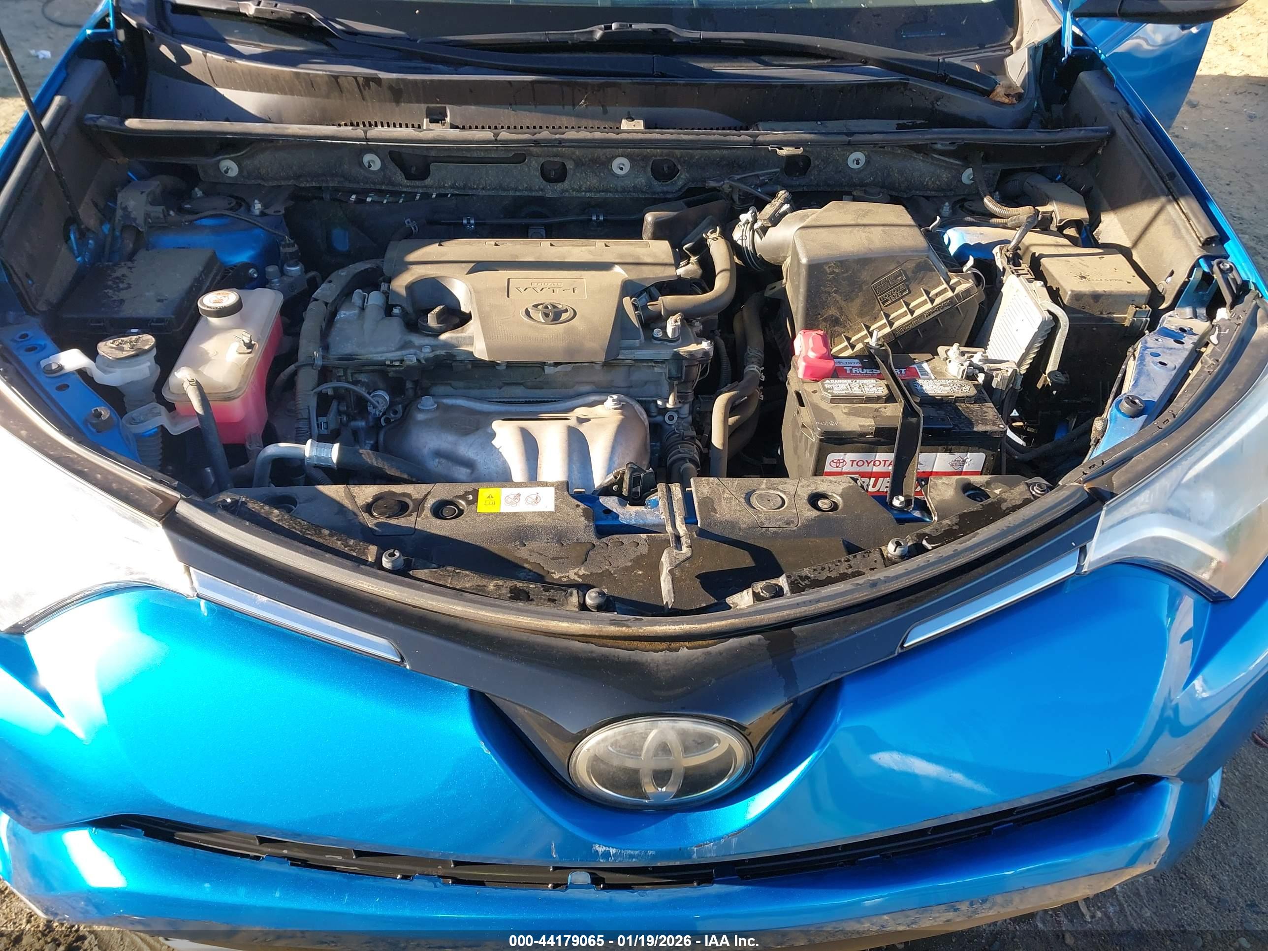 TOYOTA RAV4 image 10