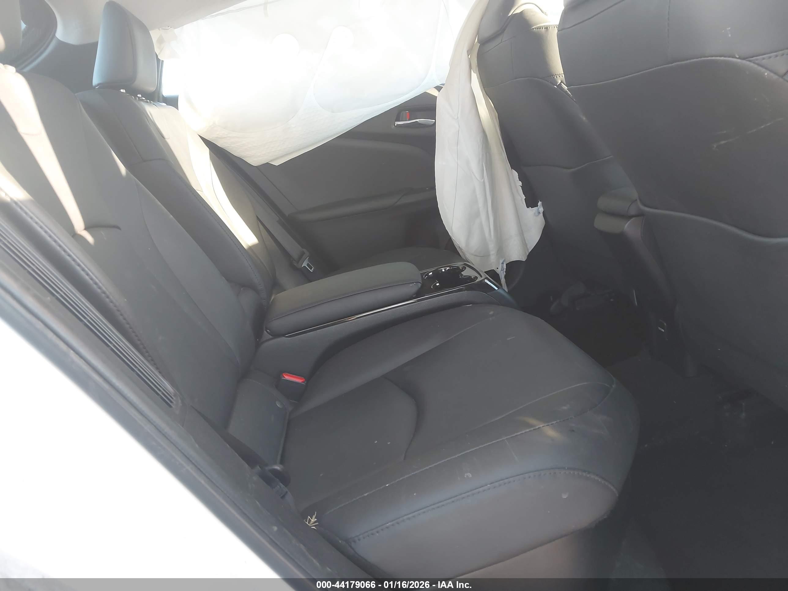 TOYOTA PRIUS image 8