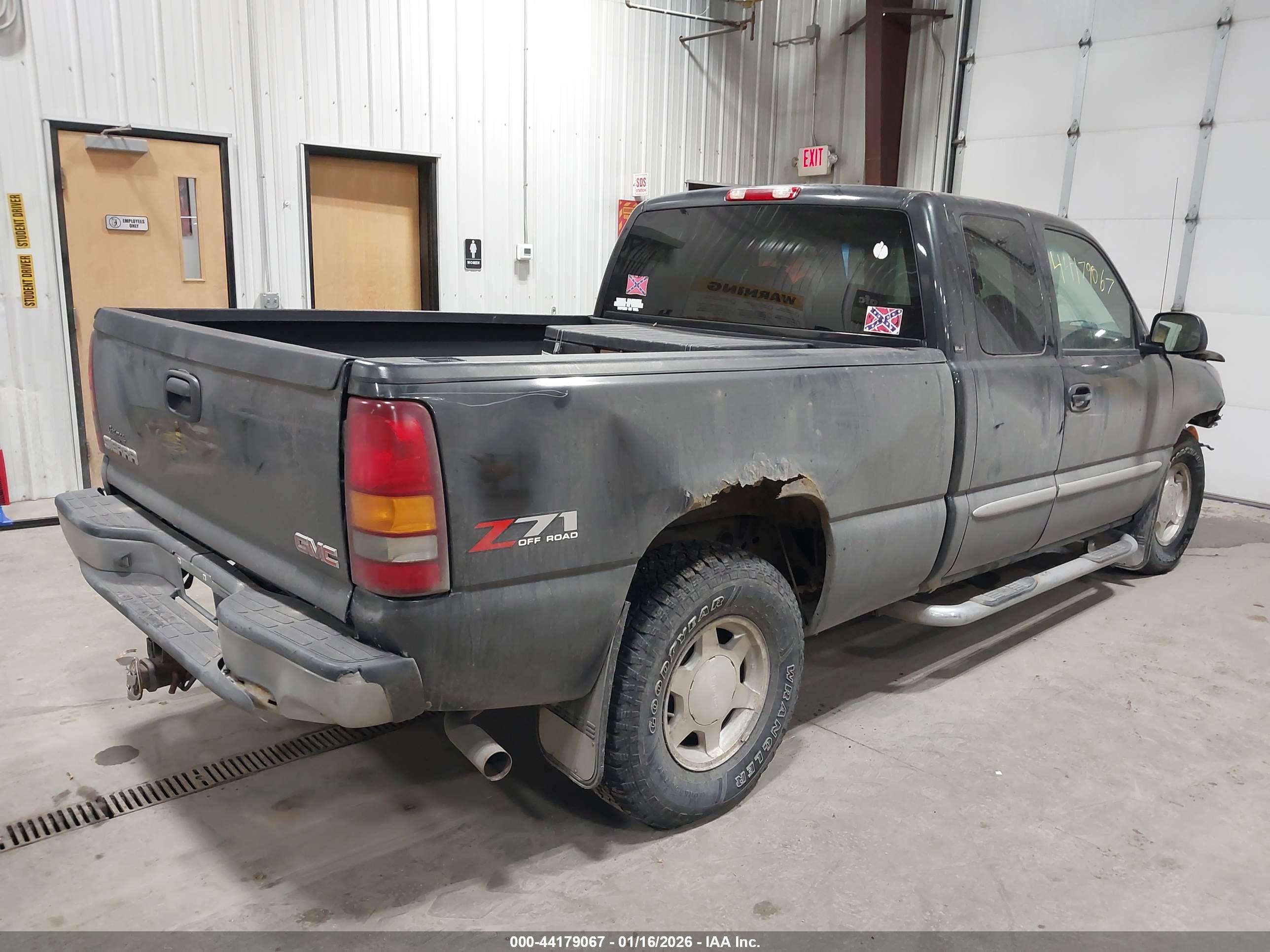 GMC SIERRA image 4