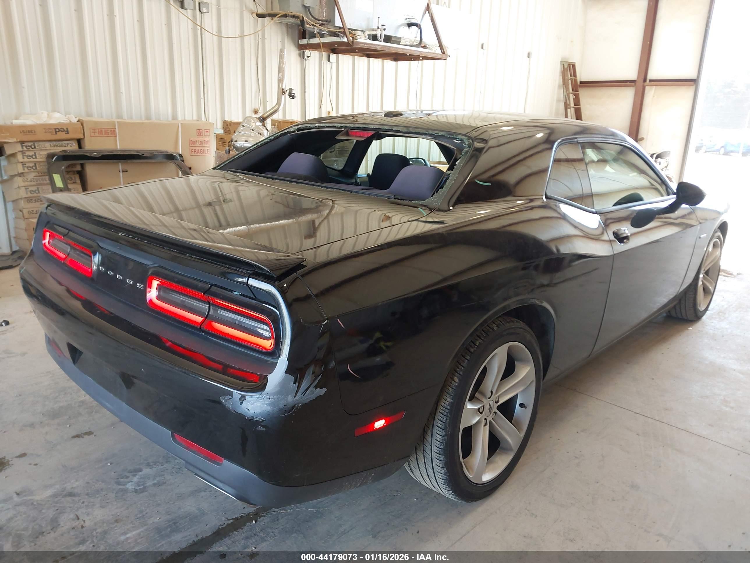 DODGE CHALLENGER image 4