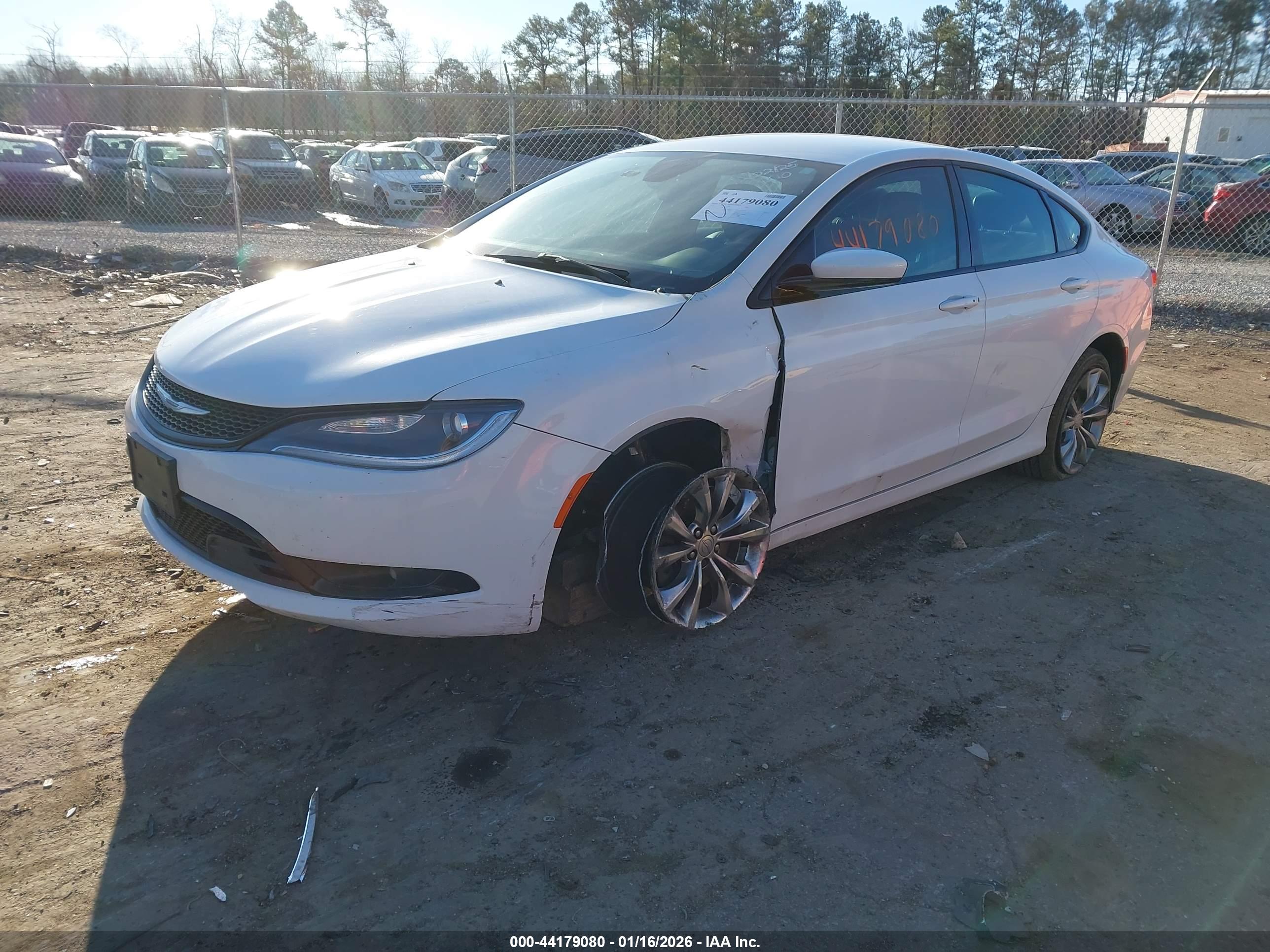 CHRYSLER 200 image 2