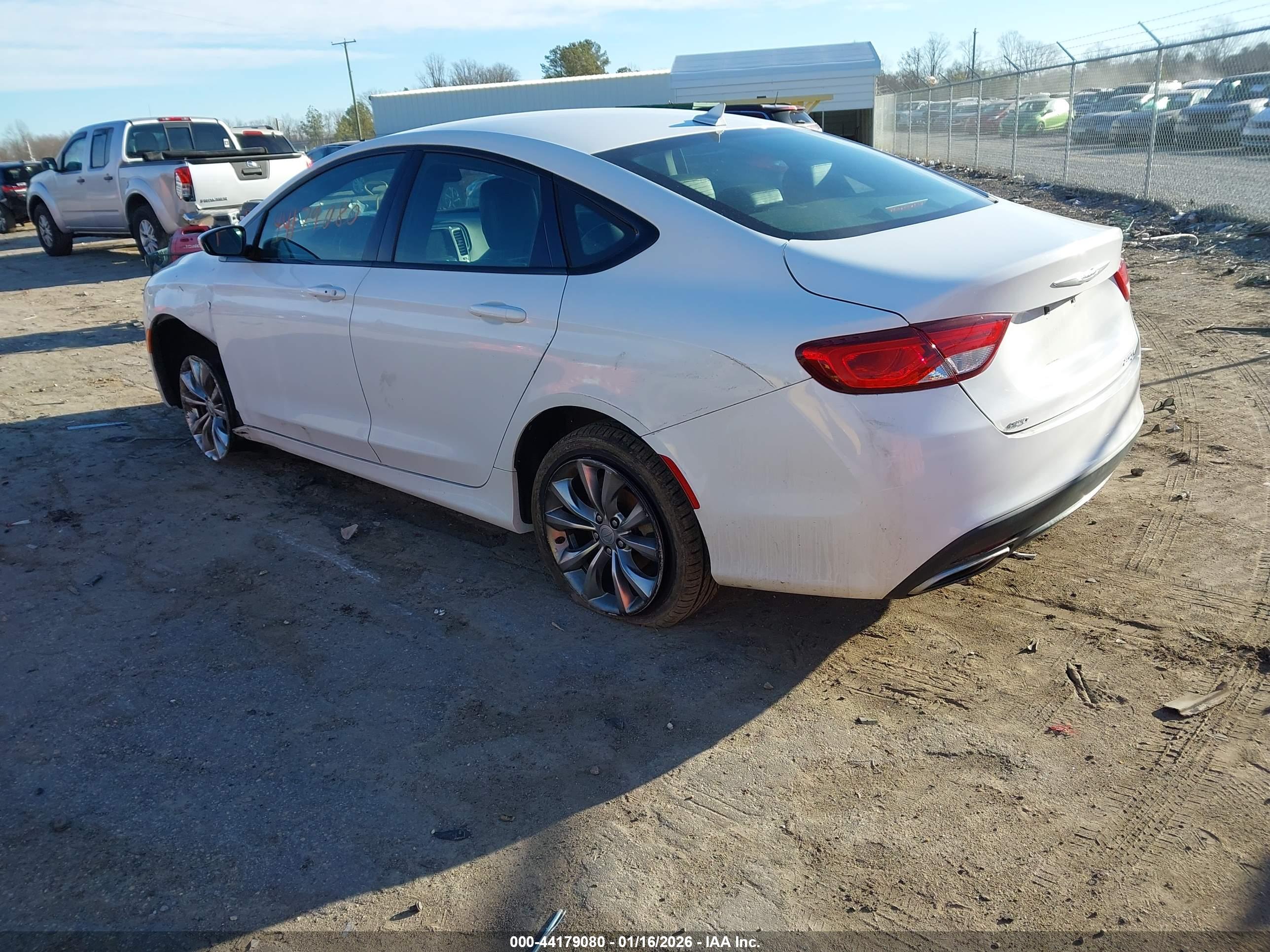 CHRYSLER 200 image 3