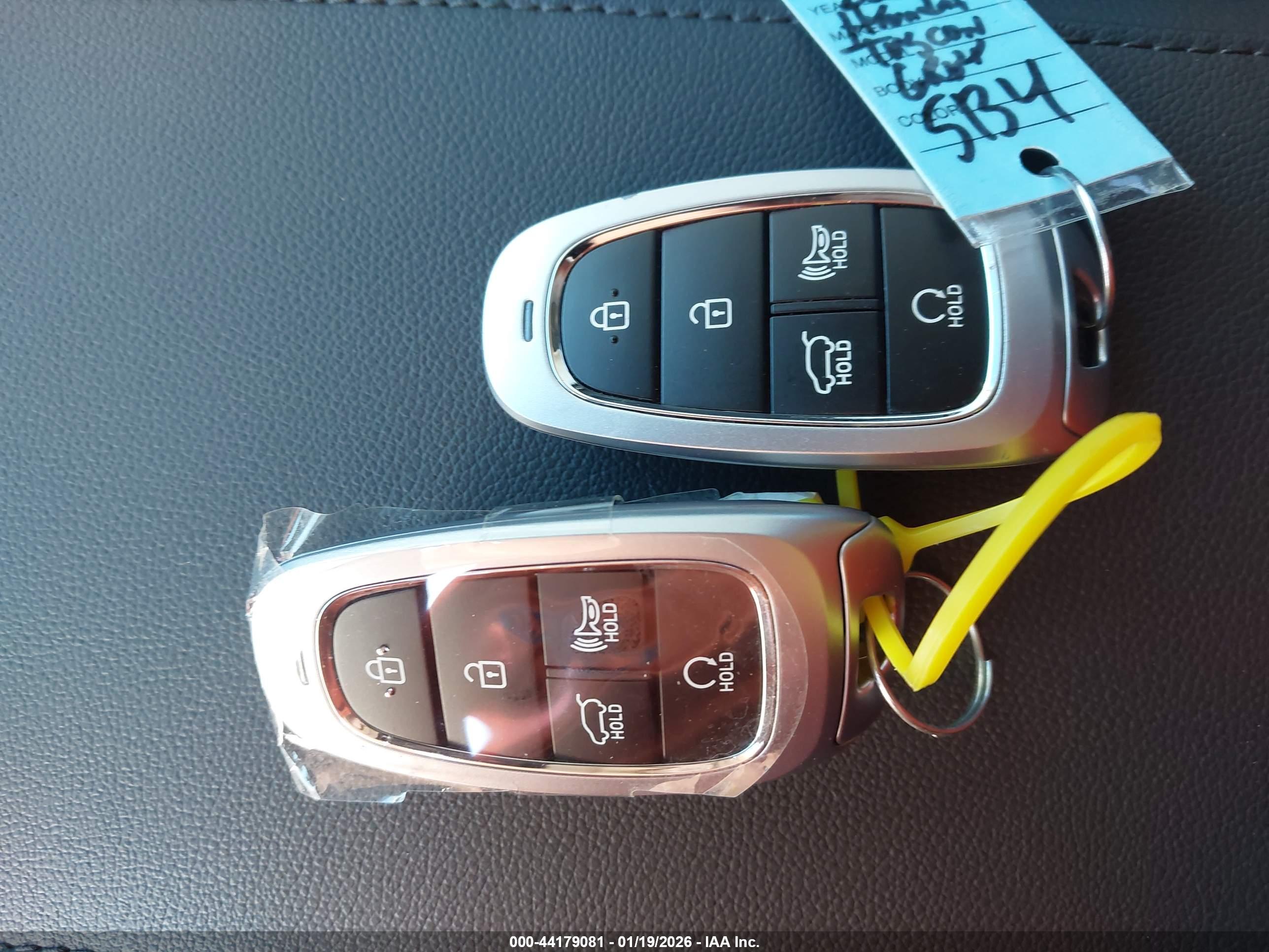 HYUNDAI TUCSON image 11