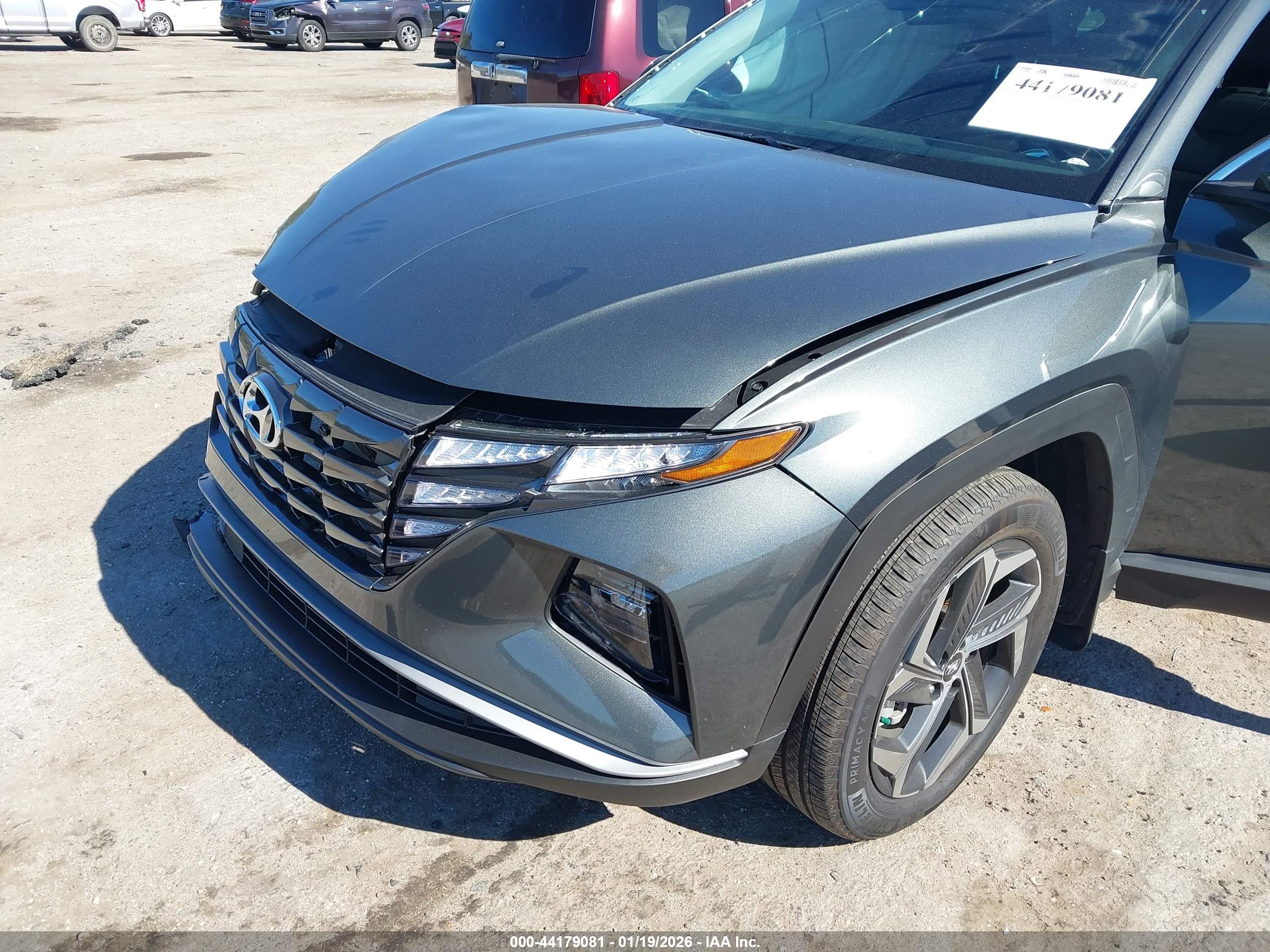 HYUNDAI TUCSON image 6