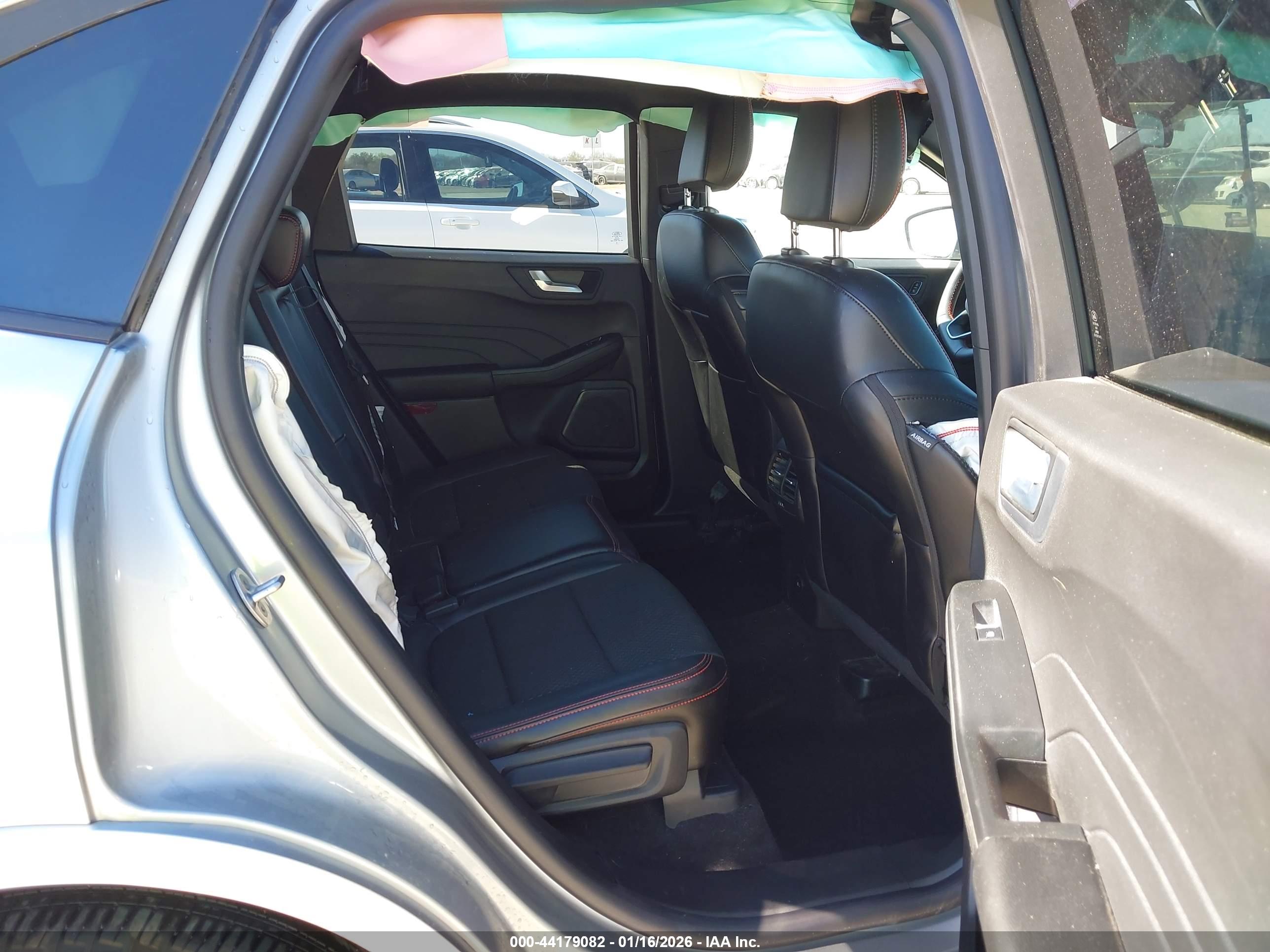 FORD ESCAPE image 8