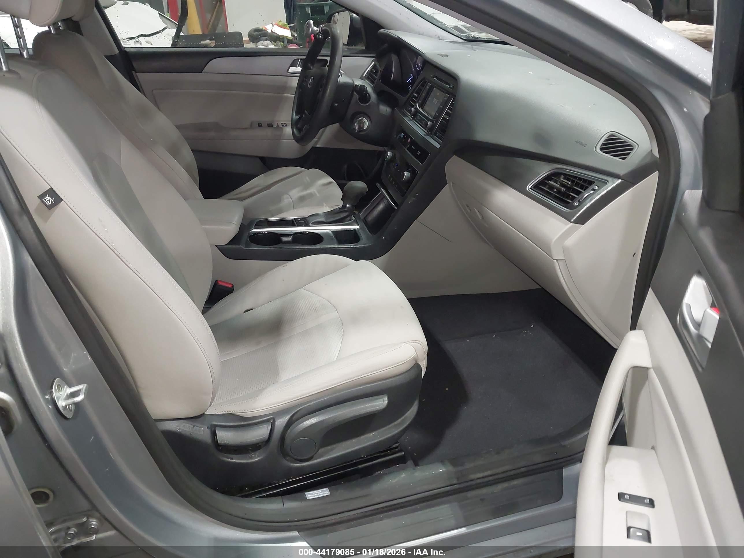 HYUNDAI SONATA image 5