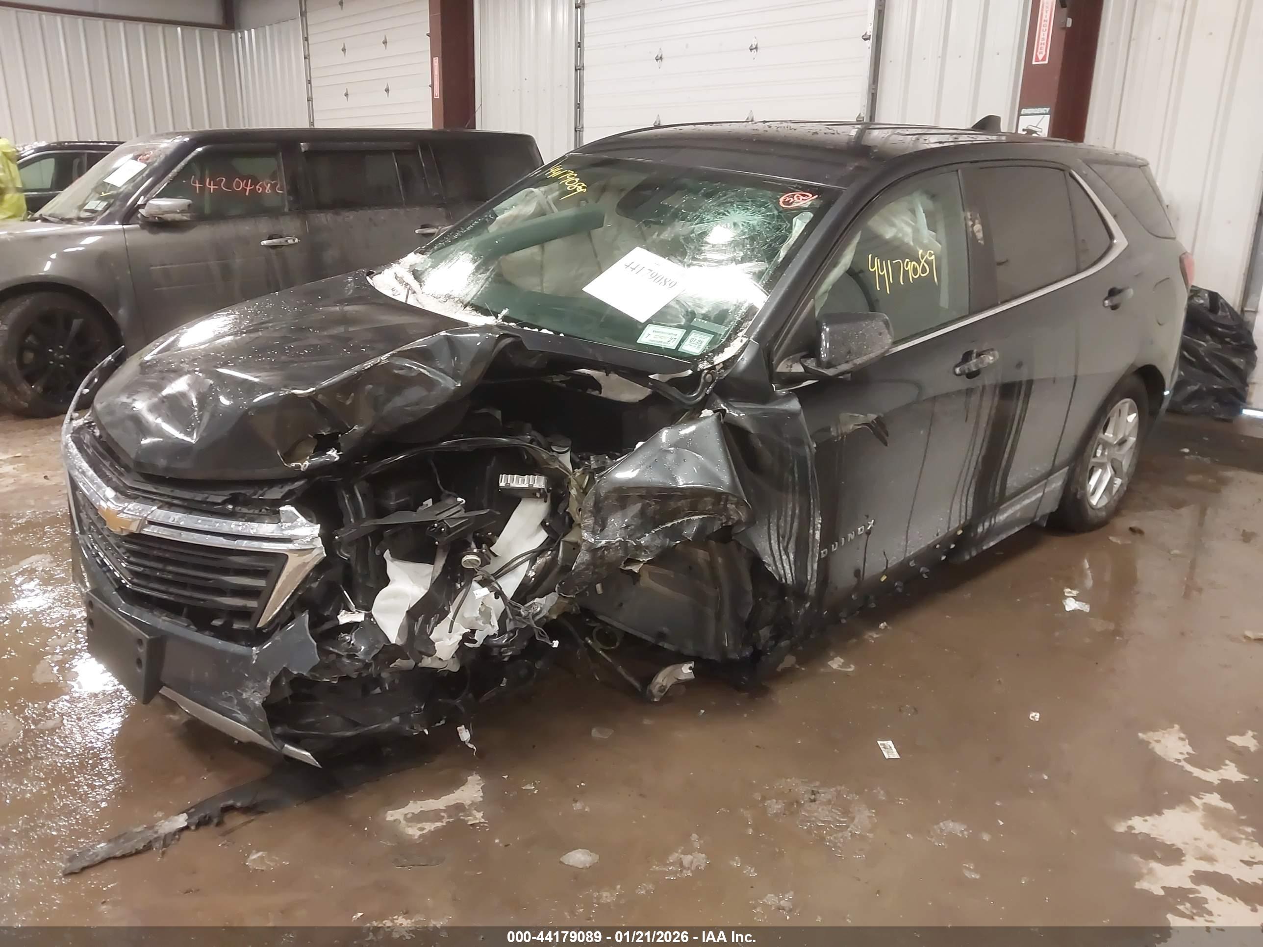 CHEVROLET EQUINOX image 2