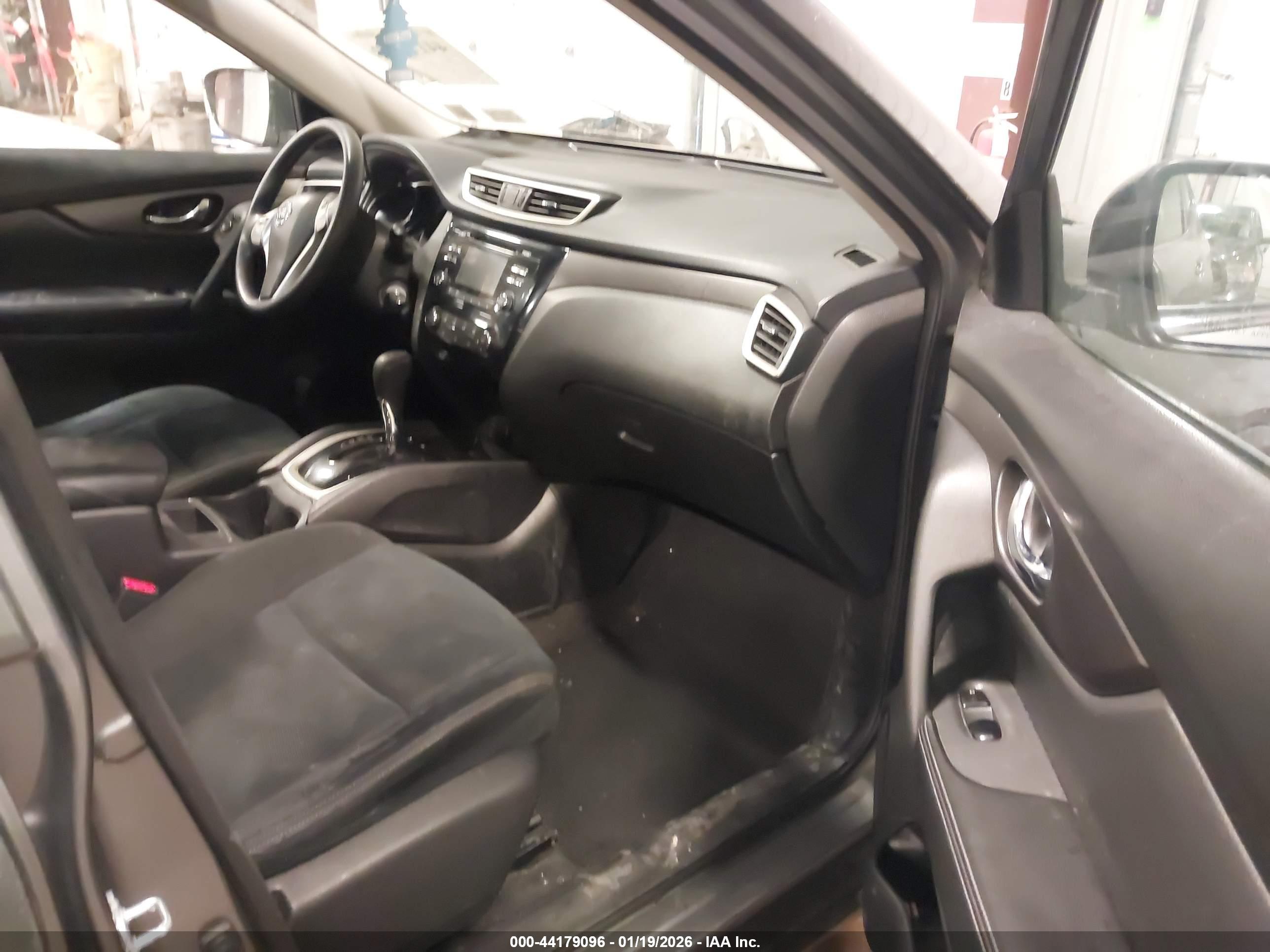 NISSAN ROGUE image 5