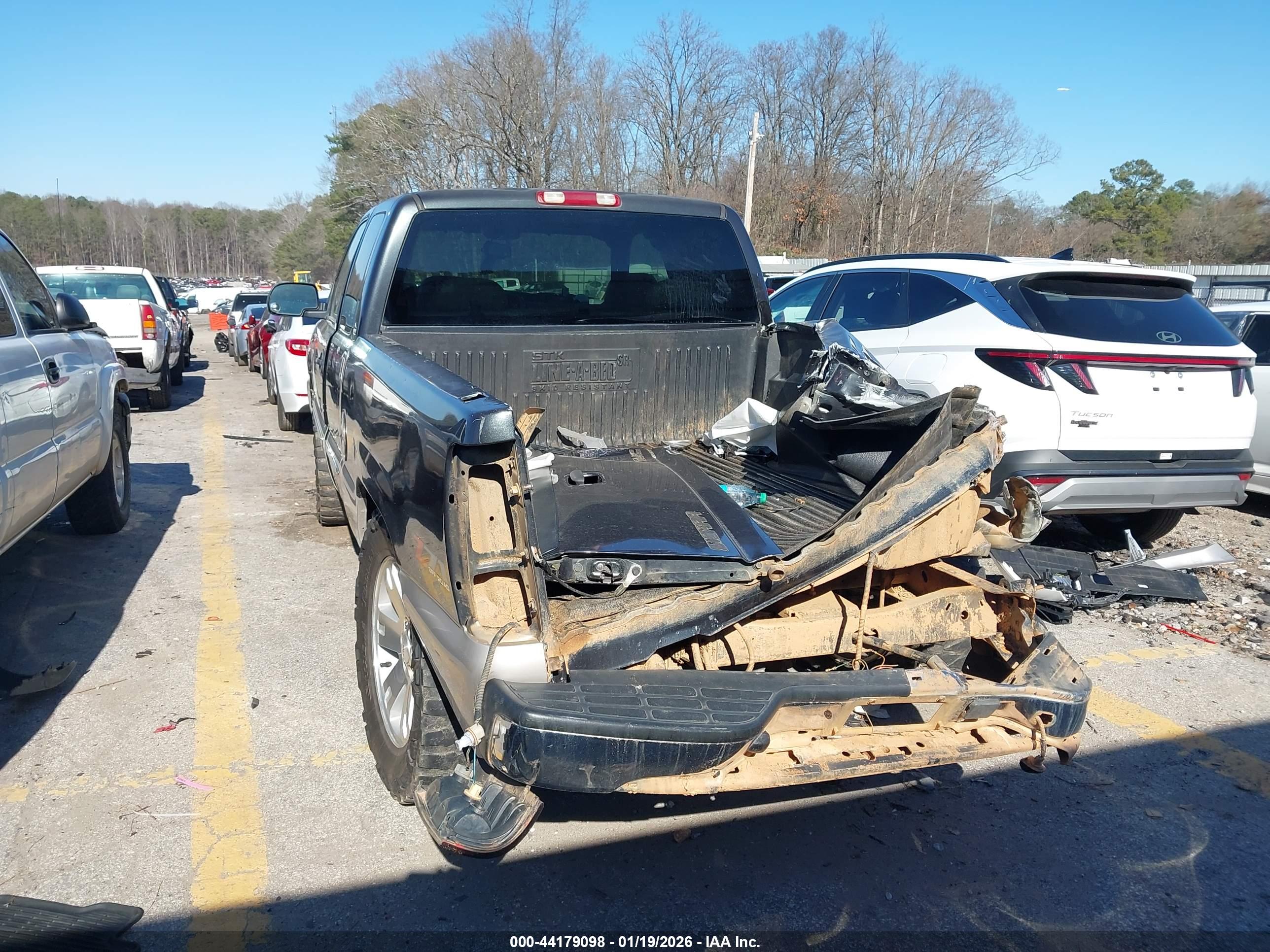 GMC SIERRA image 3