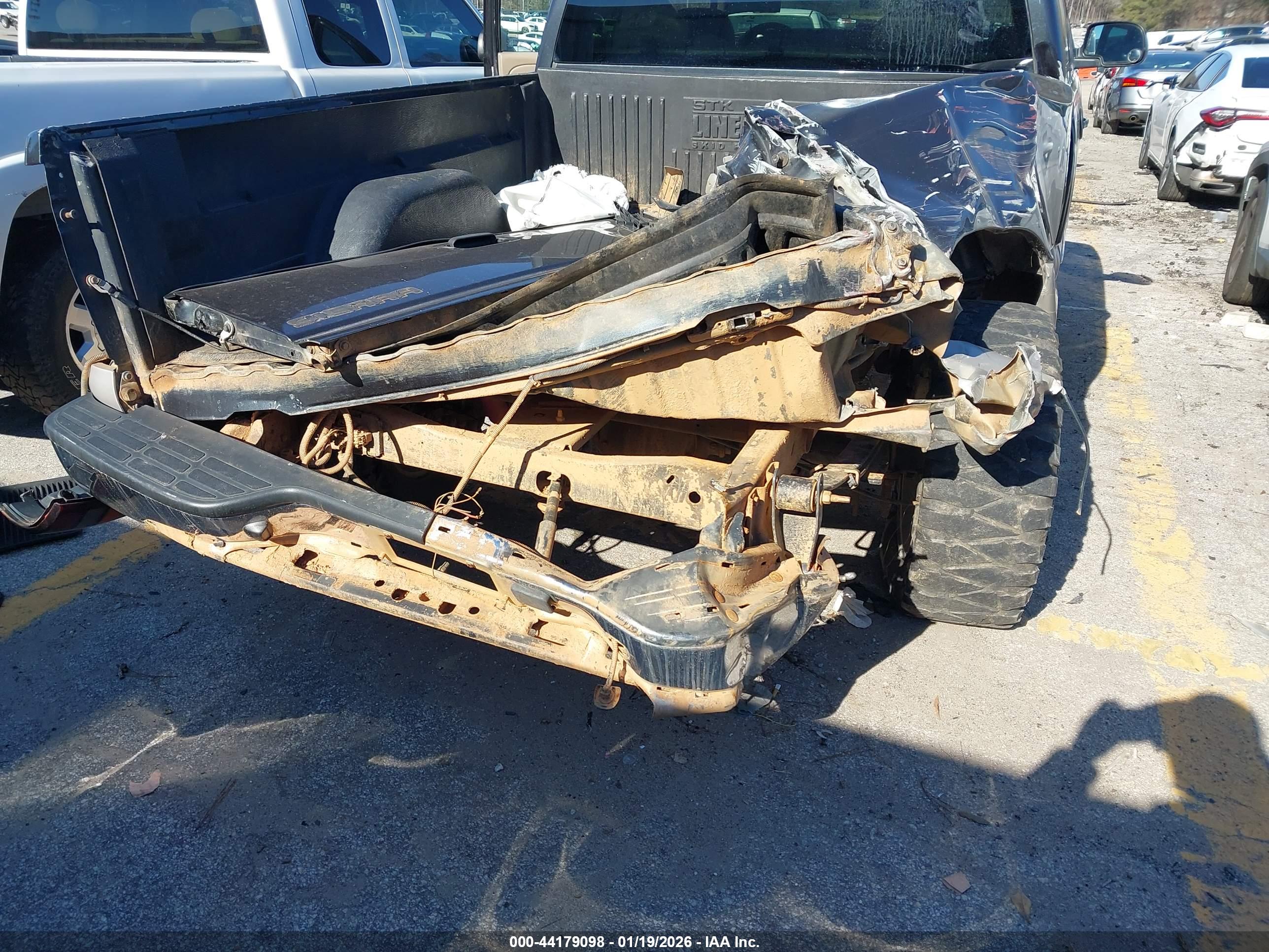 GMC SIERRA image 6