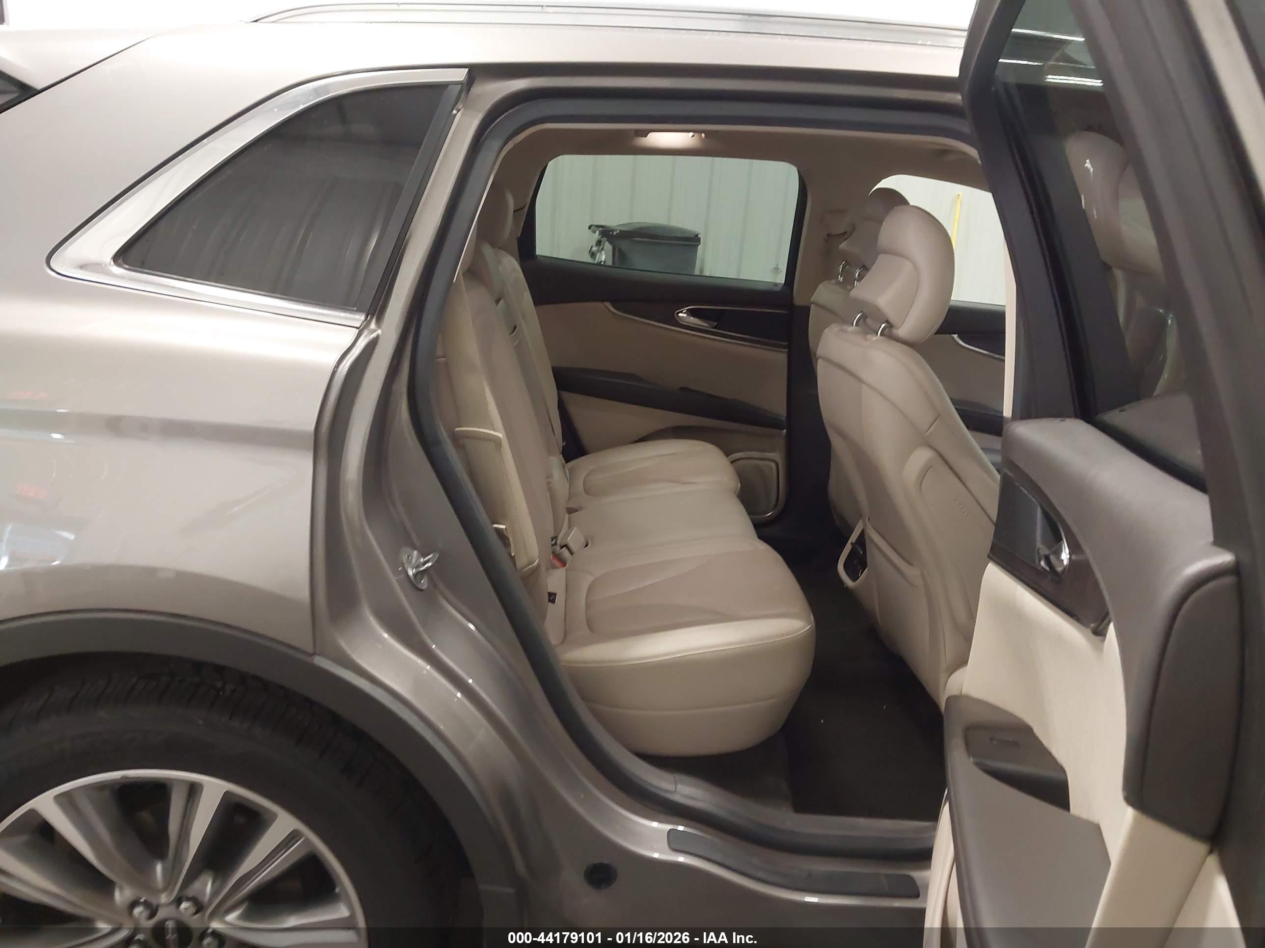 LINCOLN MKX image 8