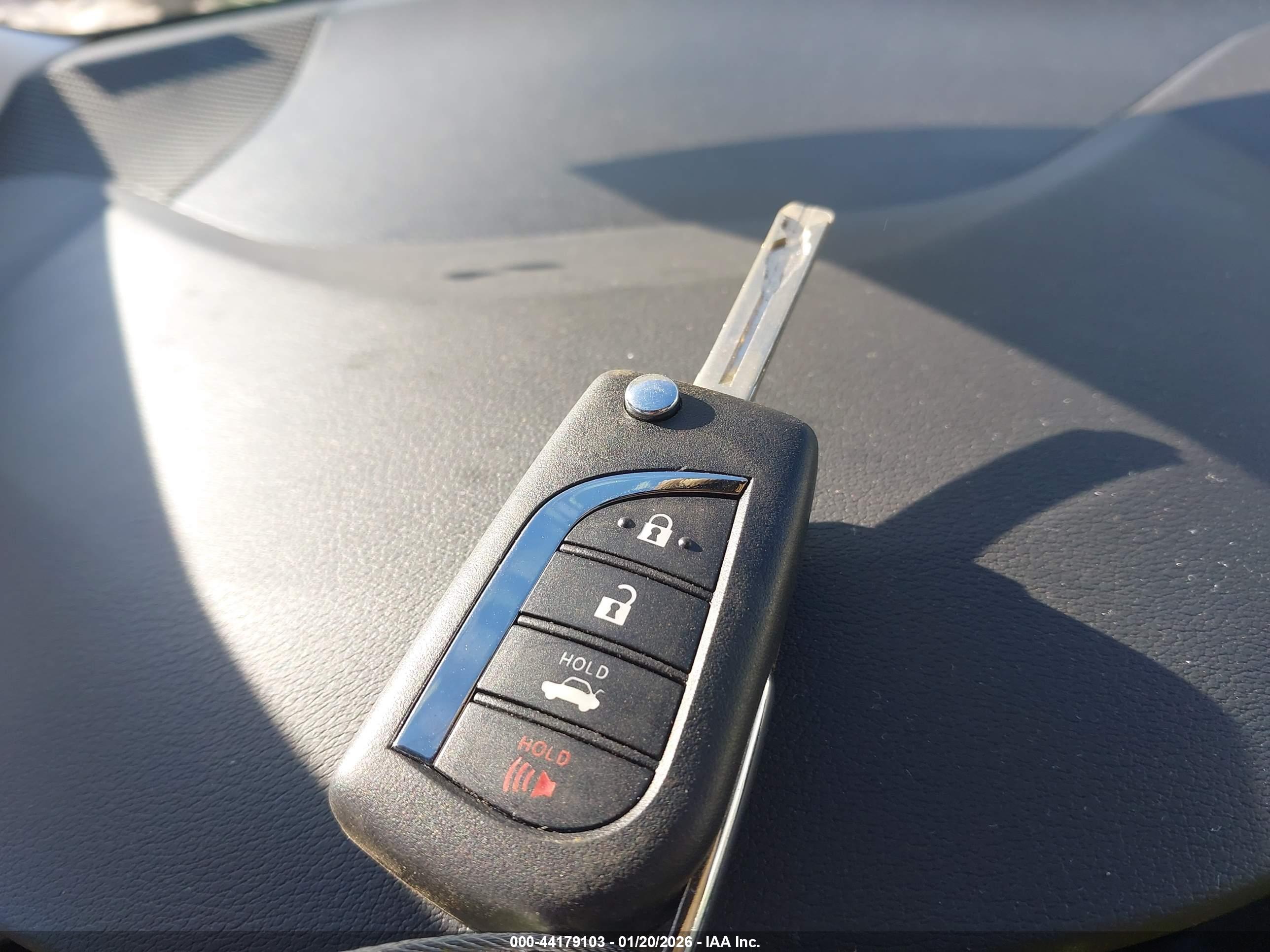 TOYOTA COROLLA image 11