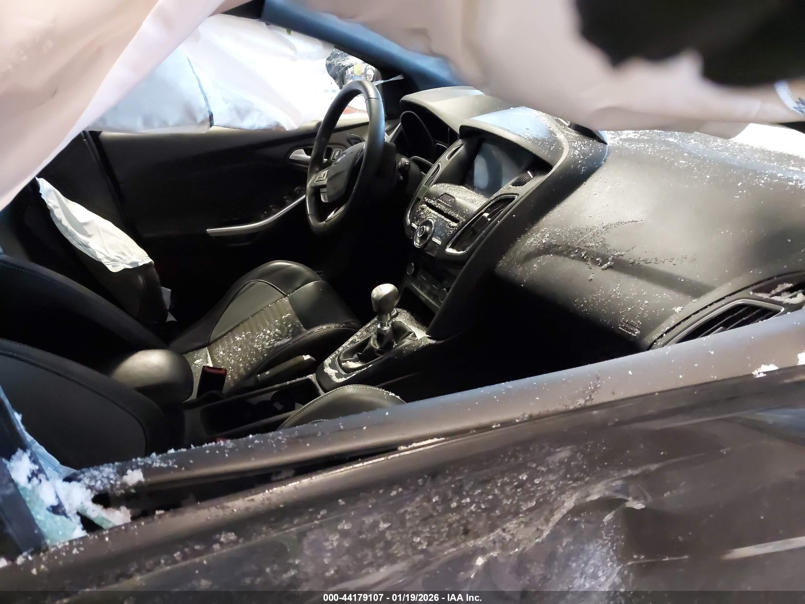 FORD FOCUS image 5