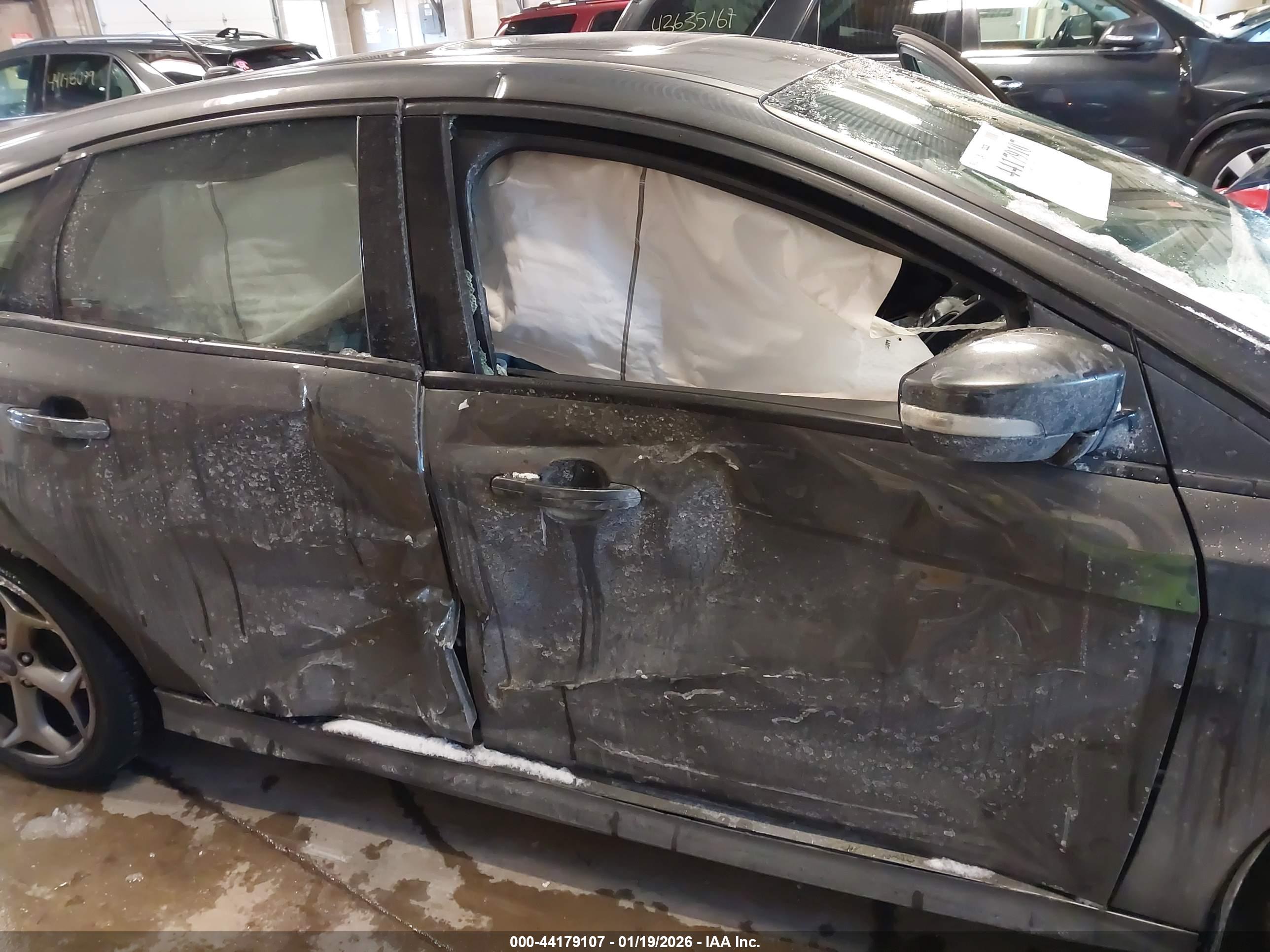 FORD FOCUS image 6