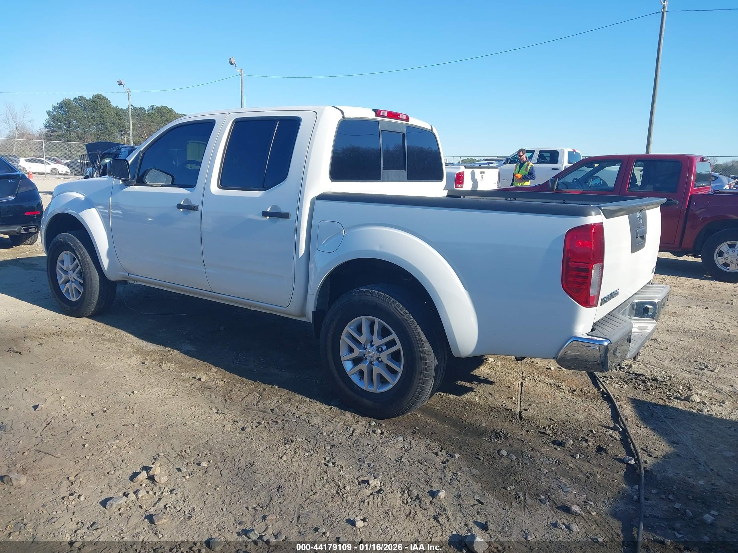 NISSAN FRONTIER image 3