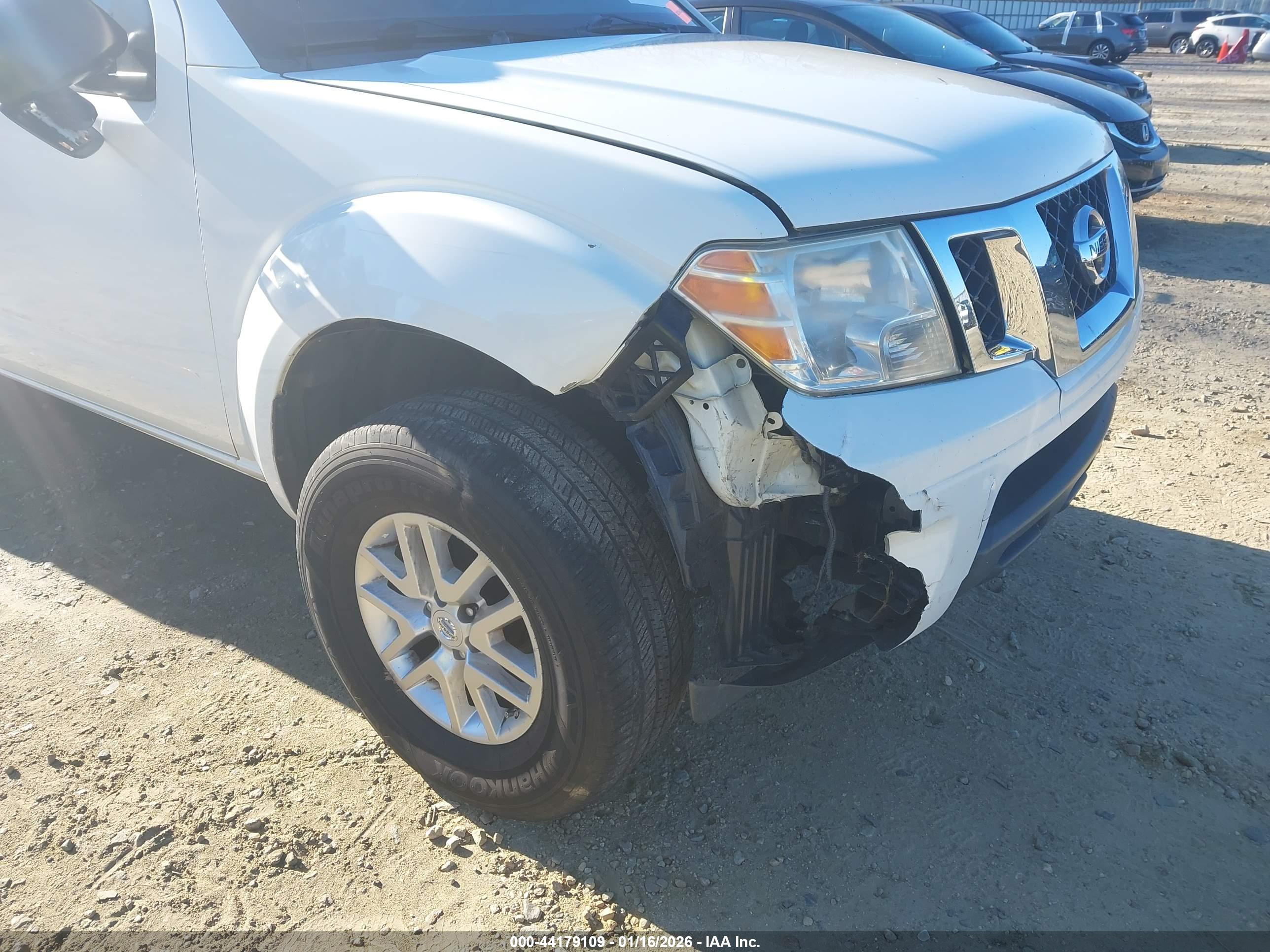 NISSAN FRONTIER image 6