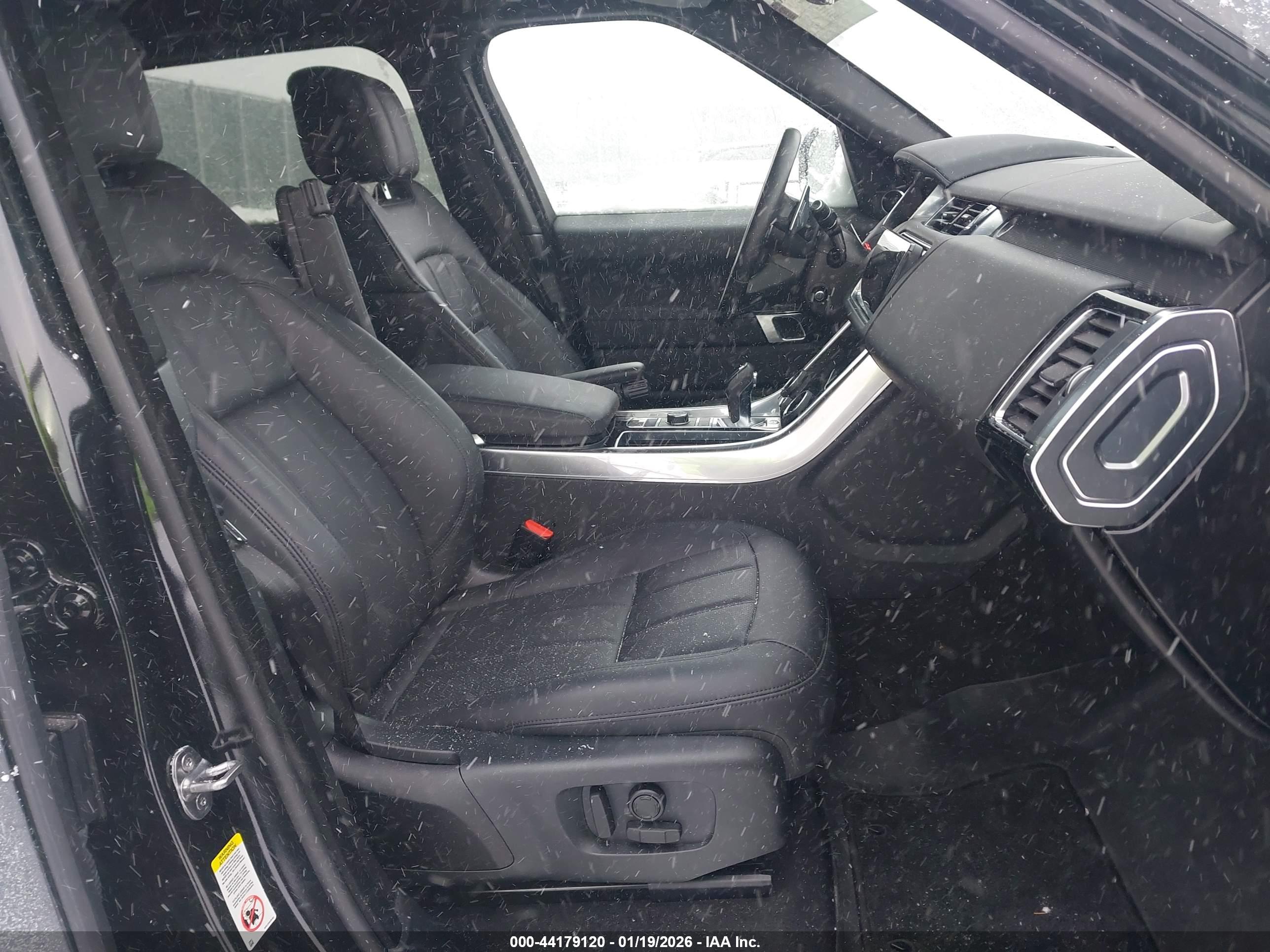 LAND ROVER image 5