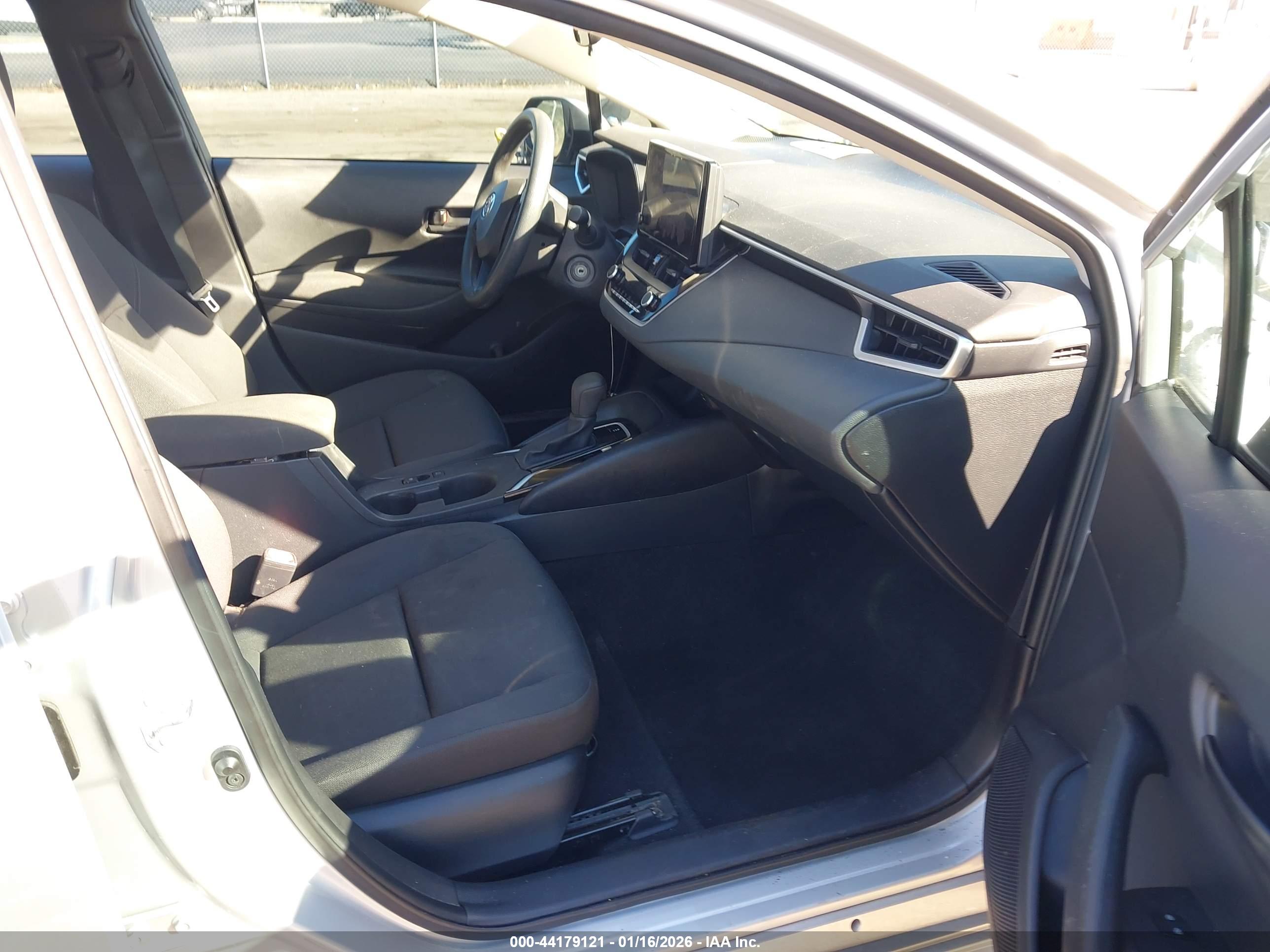 TOYOTA COROLLA image 5