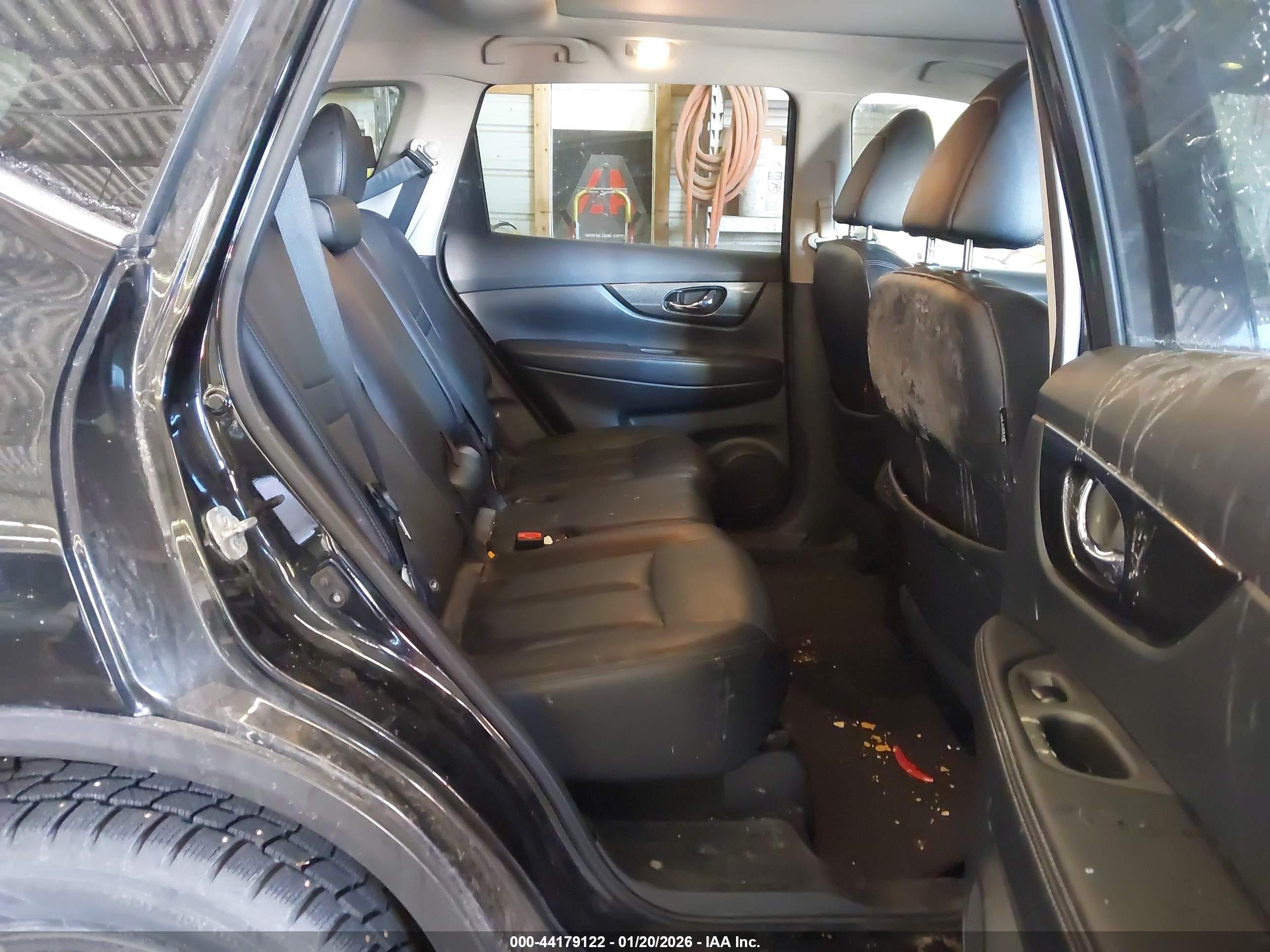 NISSAN ROGUE image 8